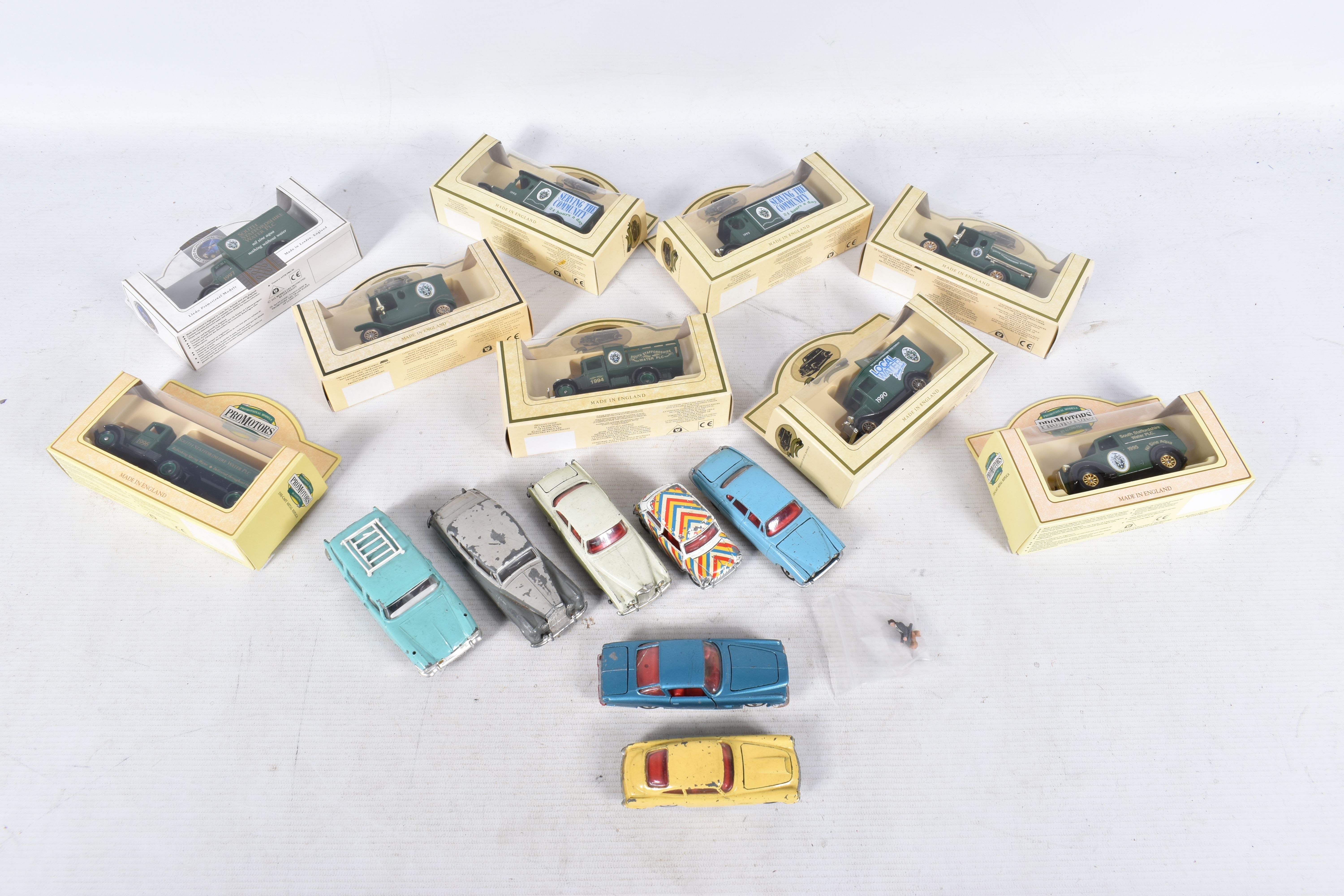 A QUANTITY OF UNBOXED AND ASSORTED PLAYWORN DIECAST VEHICLES, to include Spot-On Humber Super