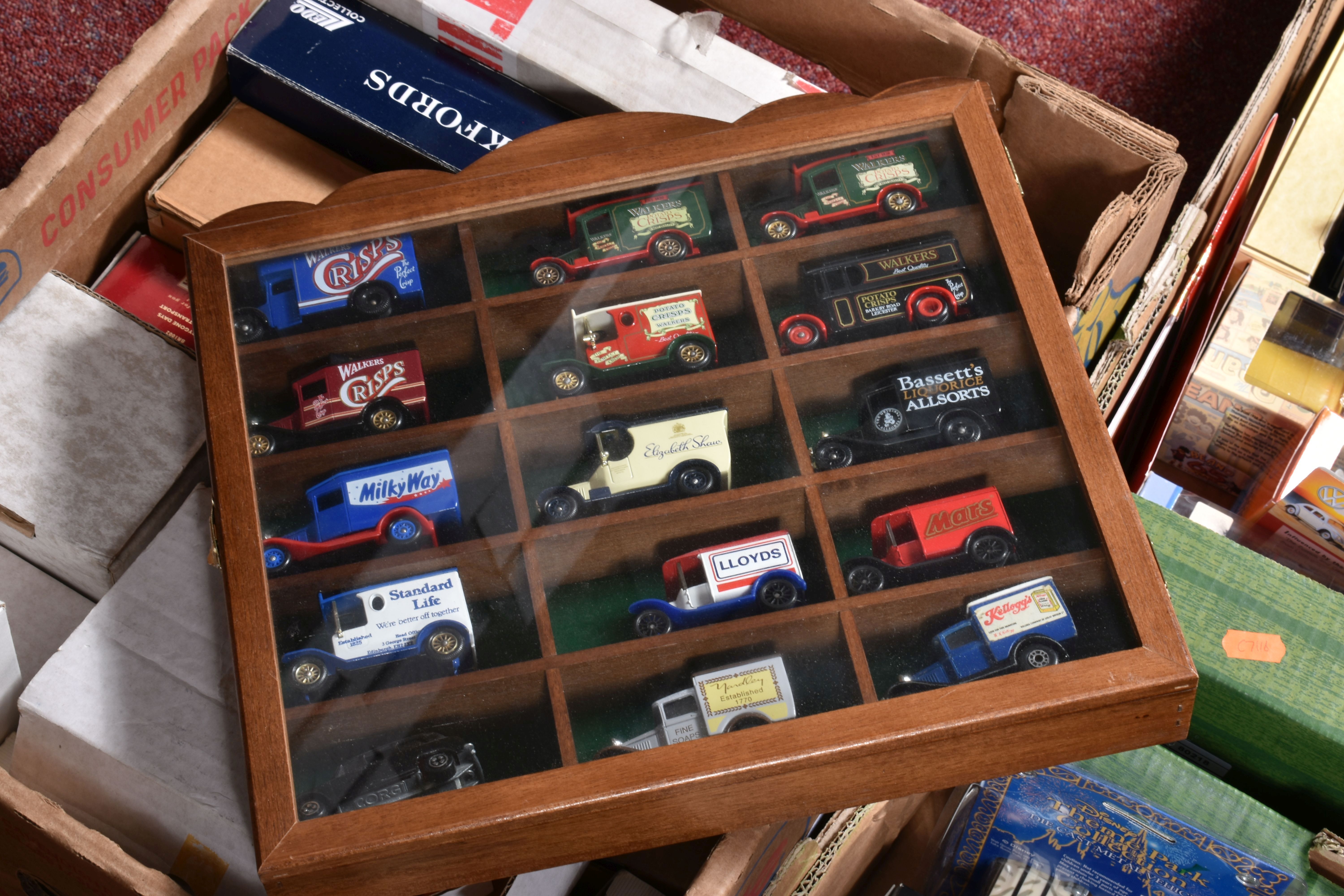 A QUANTITY OF MAINLY BOXED MODERN DIECAST VEHICLES, Lledo Days Gone including early issues, - Image 15 of 15