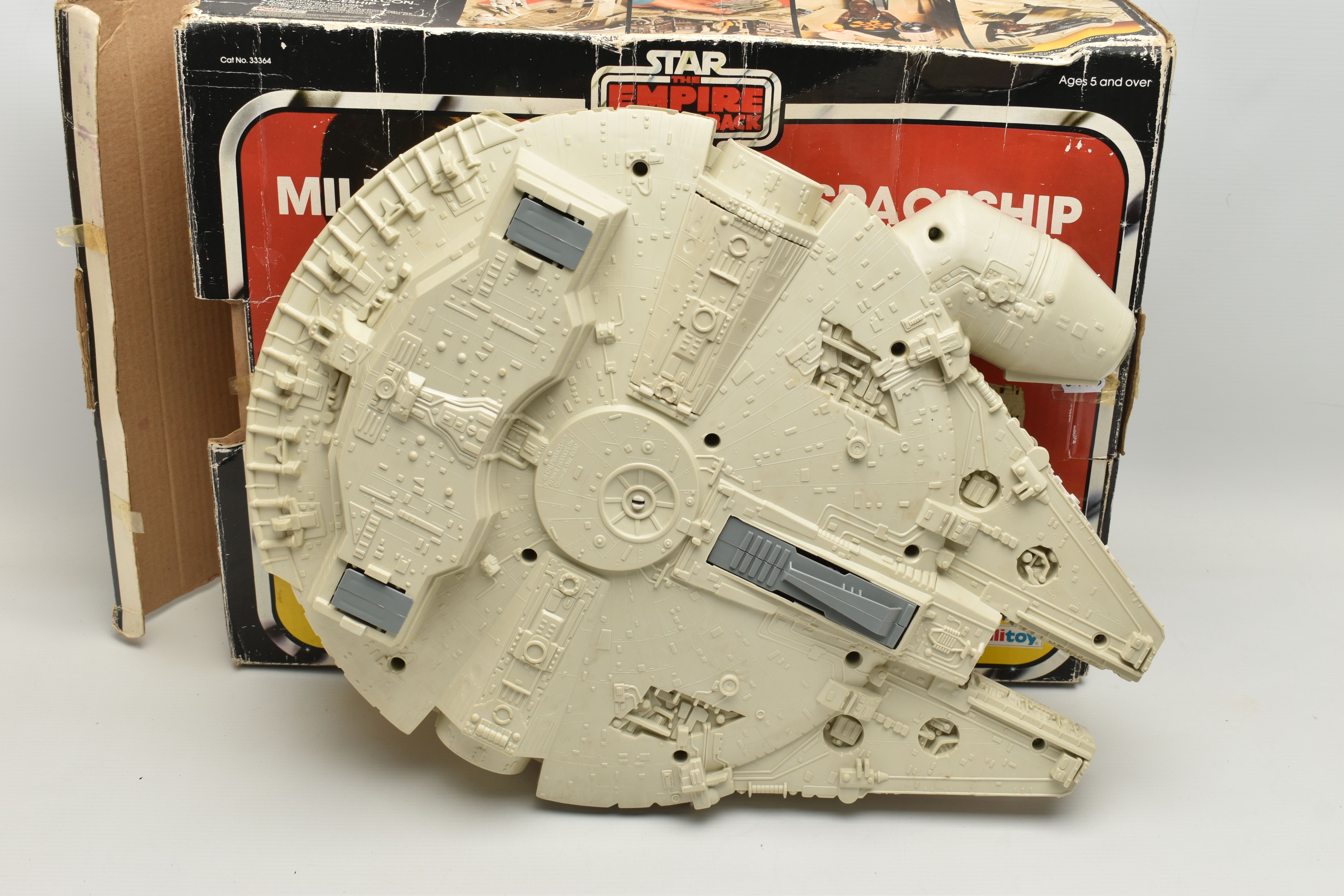 A BOXED VINTAGE PALITOY STAR WARS 'THE EMPIRE STRIKES BACK' MILLENNIUM FALCON SPACESHIP, lacks - Image 4 of 8