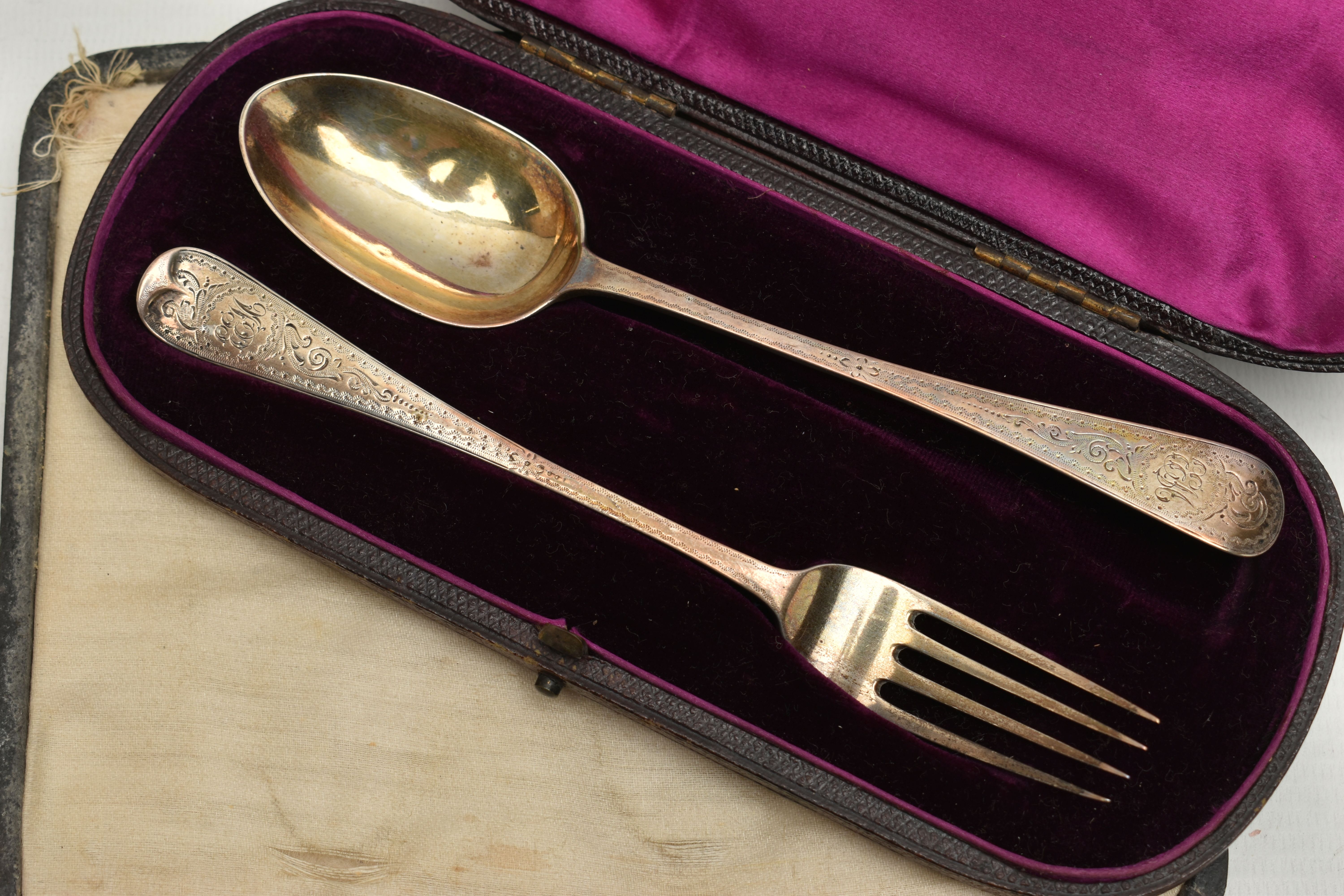 A GEORGE V CASED SET OF TEASPOONS AND VICTORIA I CASED CHRISTENING SET, a set of six tea spoons - Image 2 of 5