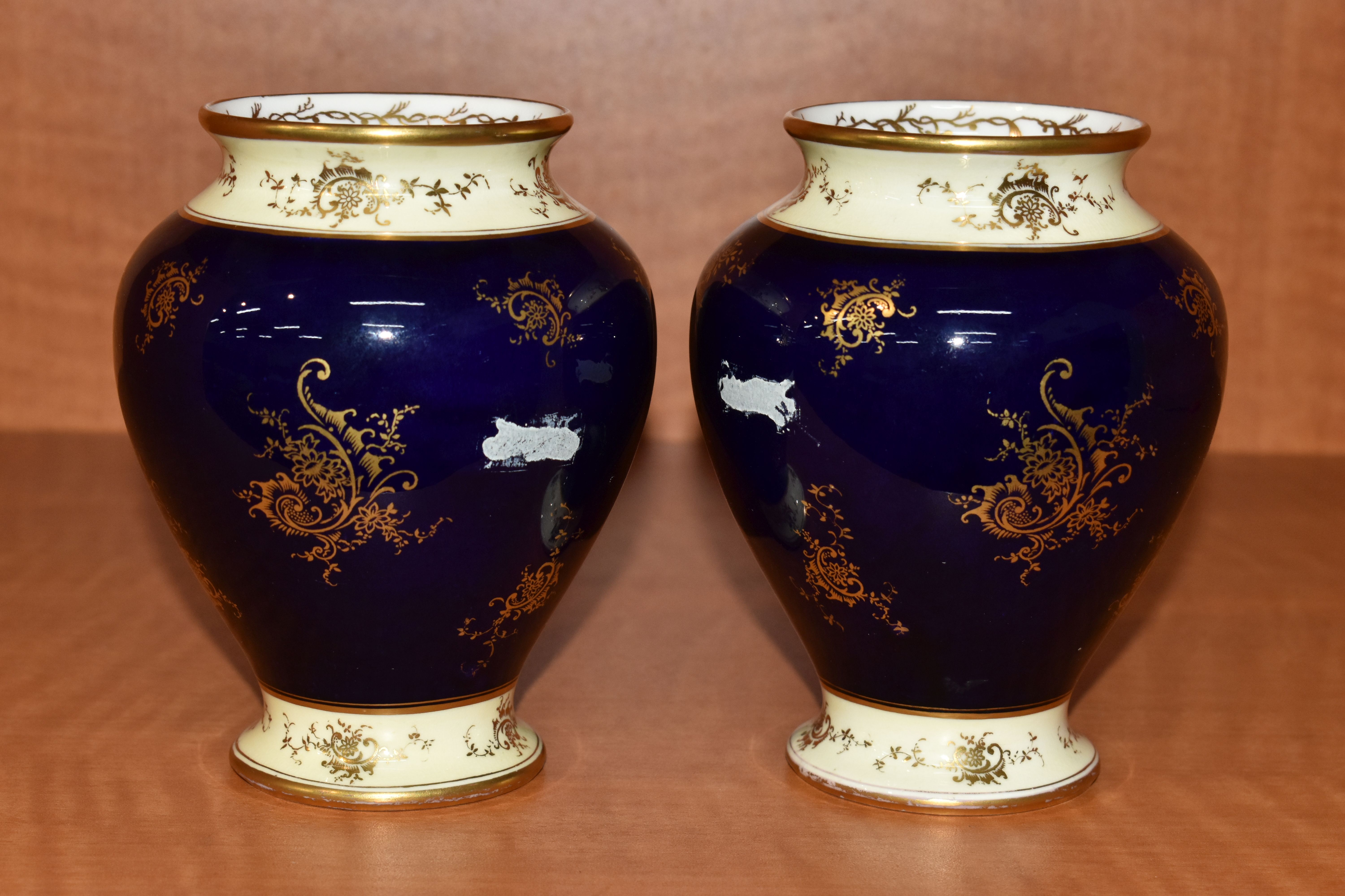 A PAIR OF LATE 19TH / EARLY 20TH CENTURY COALPORT BALUSTER VASES, blue, pale yellow and gilt - Image 5 of 9