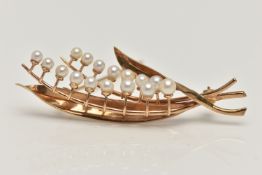 A 9CT GOLD, CULTURED PEARL BROOCH, spray design set with two rows of graduated cultured fresh