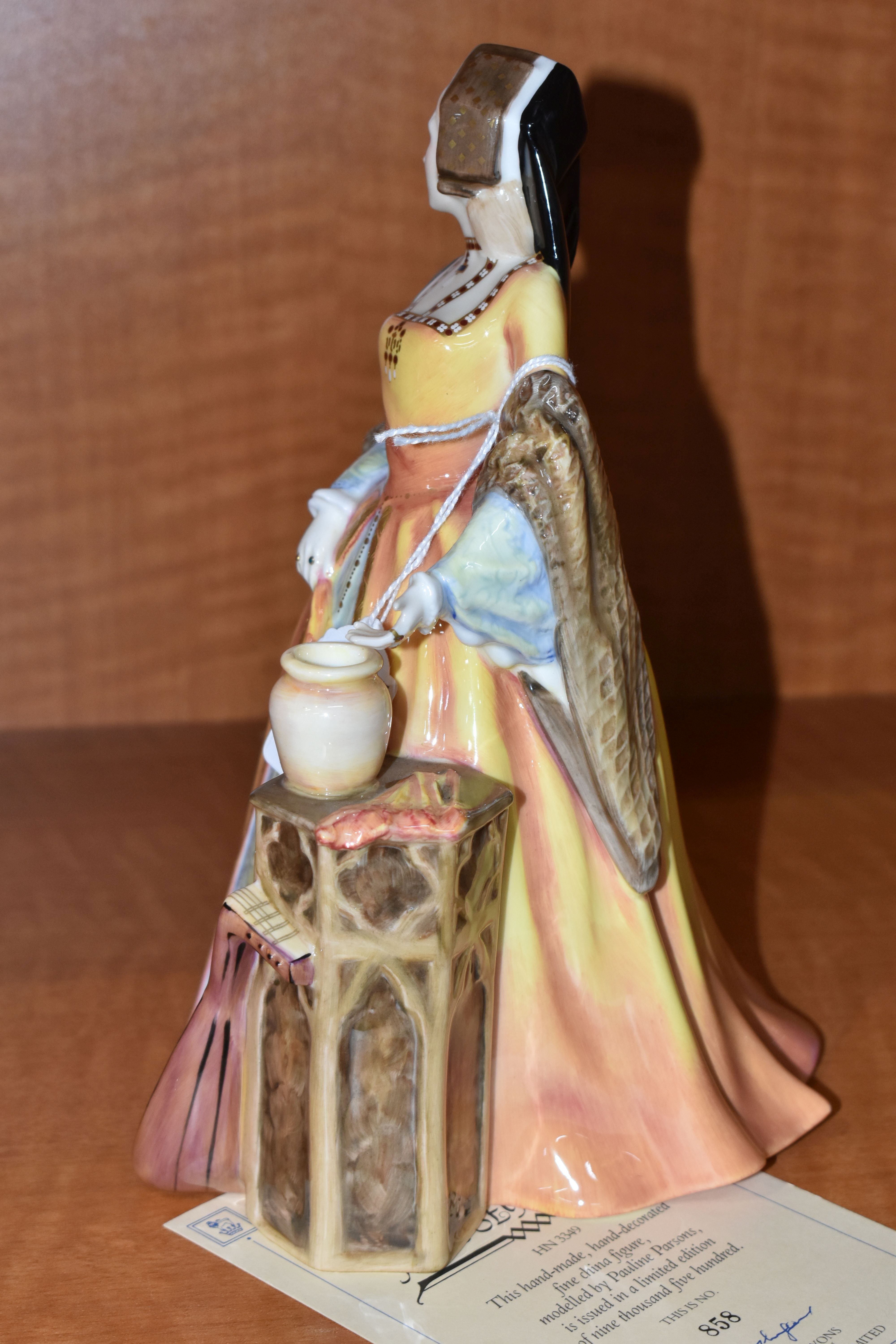 A ROYAL DOULTON 'JANE SEYMOUR' FIGURINE, HN3349, limited edition, numbered 858/9500, with - Image 4 of 5