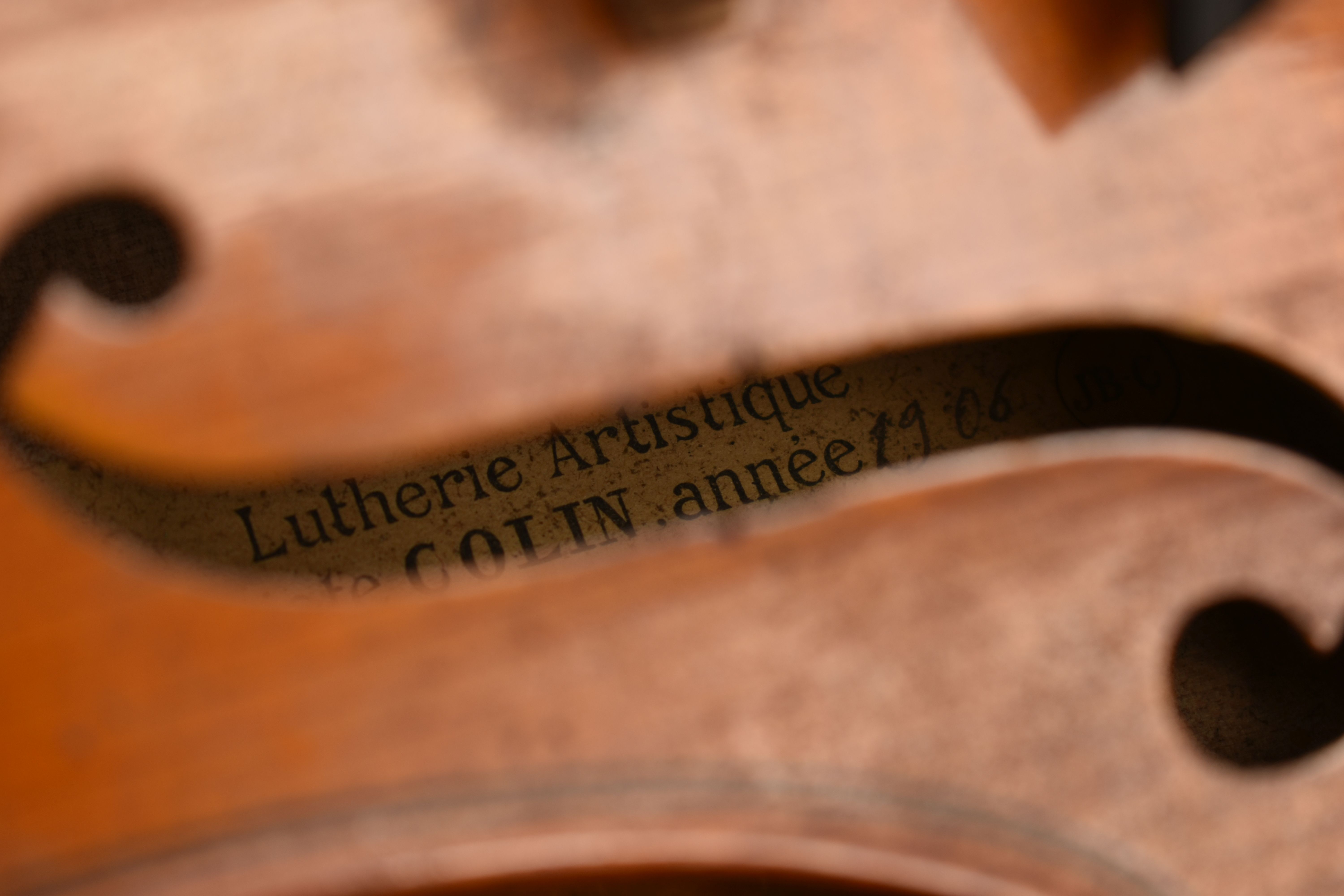 AN EARLY 20TH CENTURY VIOLIN BY JEAN-BAPTISTE COLIN WITH TWO PIECE BACK, bears paper label to the - Image 7 of 12