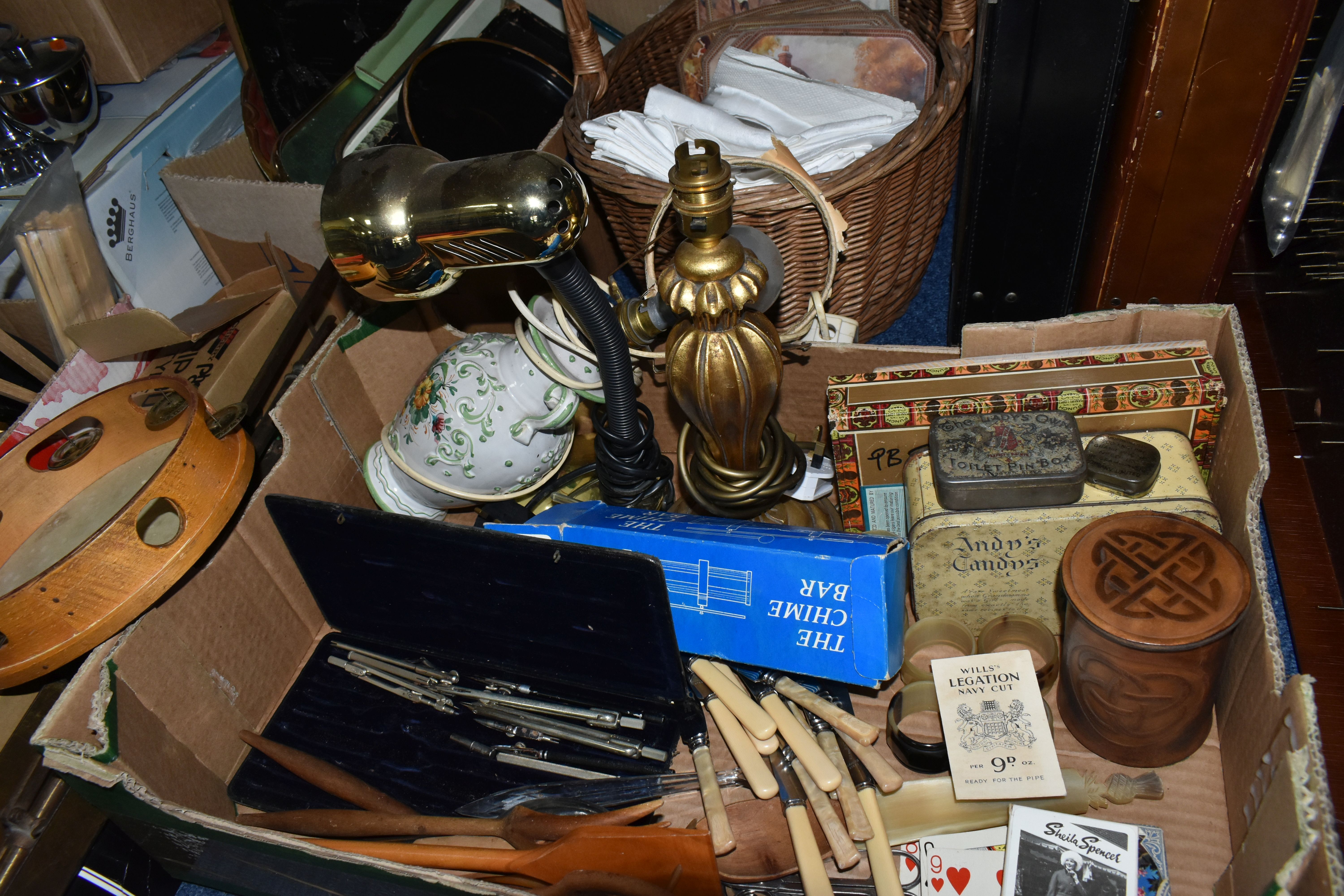 TWO BOXES AND LOOSE METAL WARES AND SUNDRY ITEMS, to include assorted metal, japanned and other - Image 7 of 7