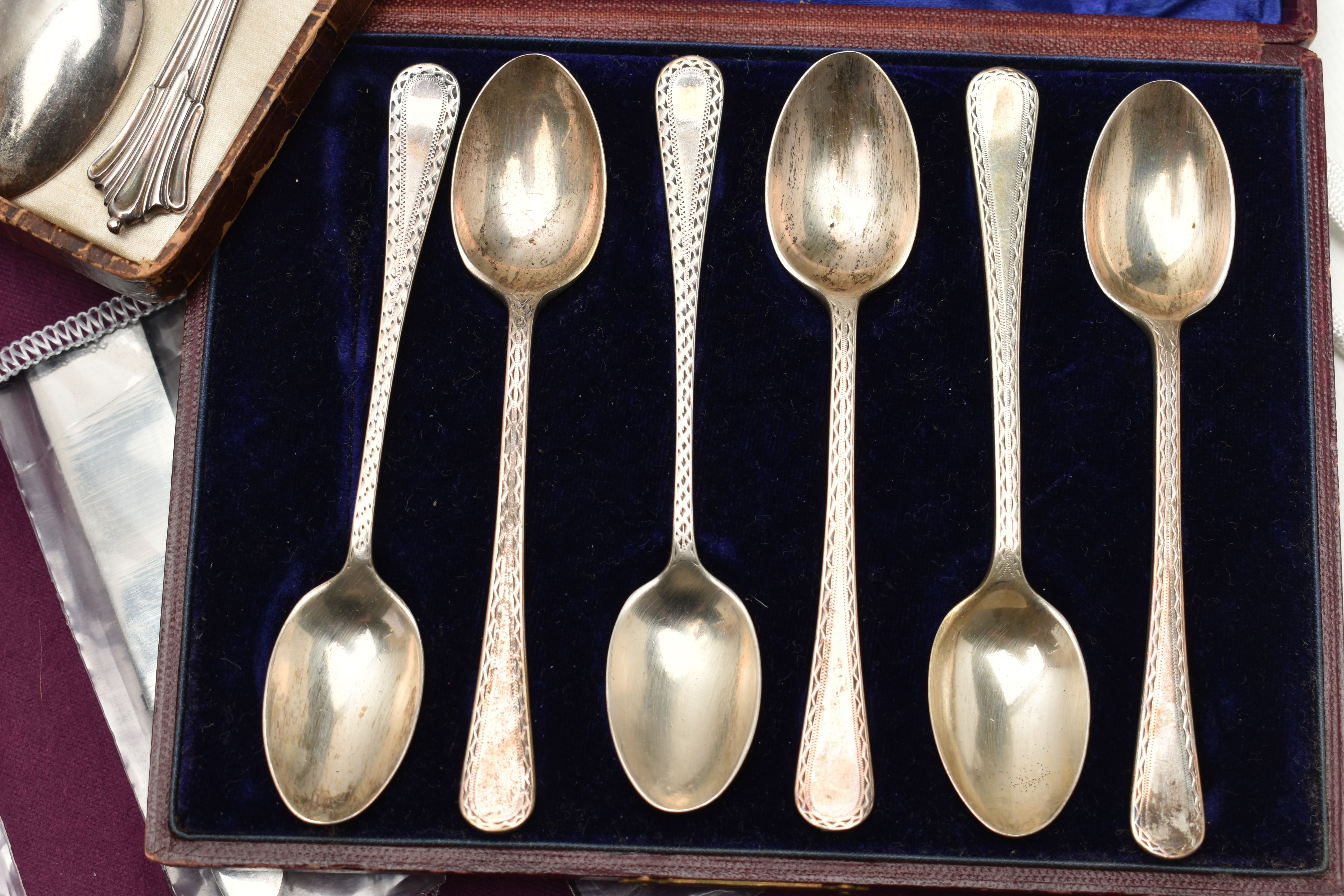 A SELECTION OF SILVER ITEMS, to include a cased set of six silver teaspoons, hallmarked Sheffield, a - Image 3 of 8