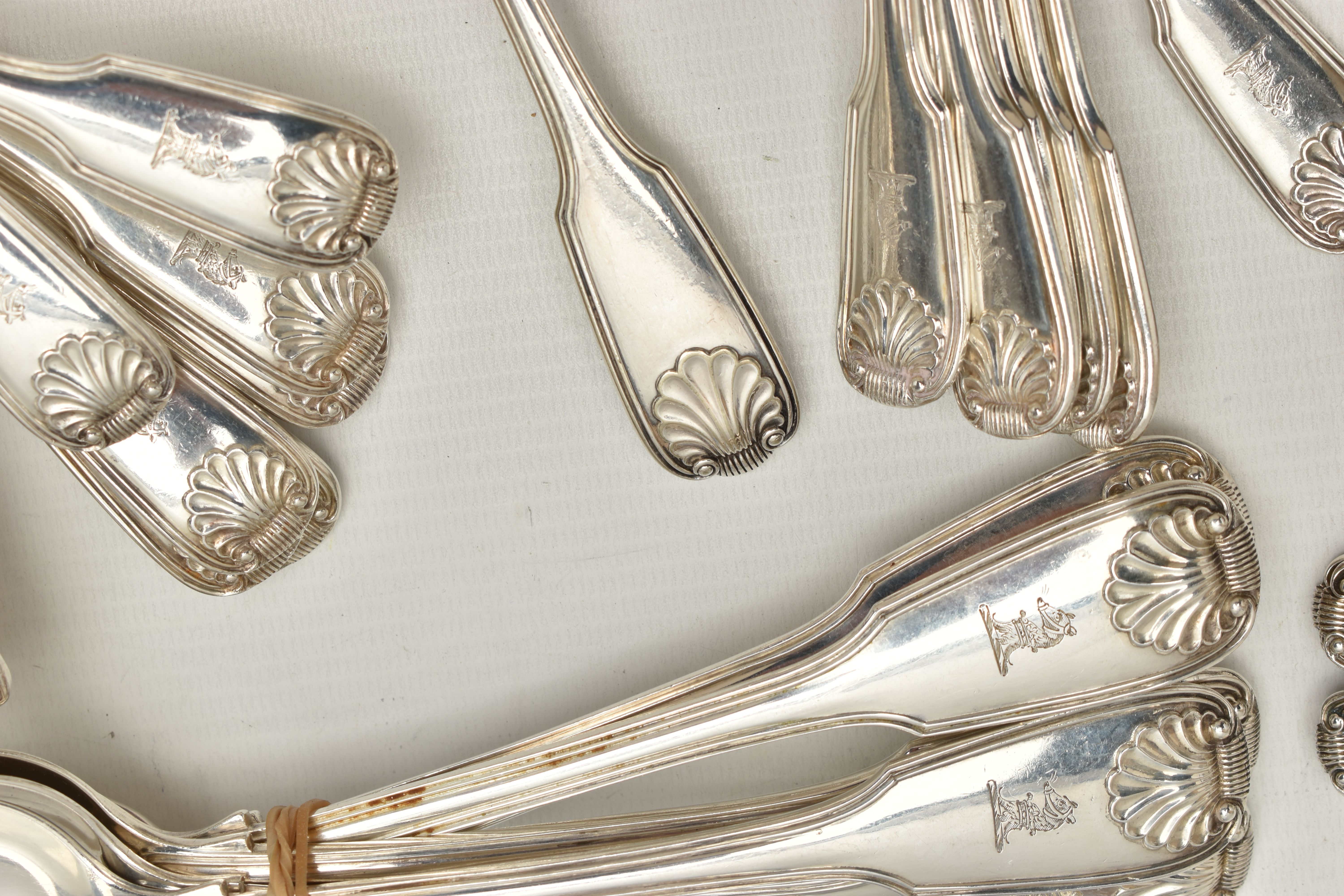 AN ASSORTMENT OF VICTORIA I SILVER CUTLERY, six table spoons, six desert forks, twelve desert - Image 3 of 8