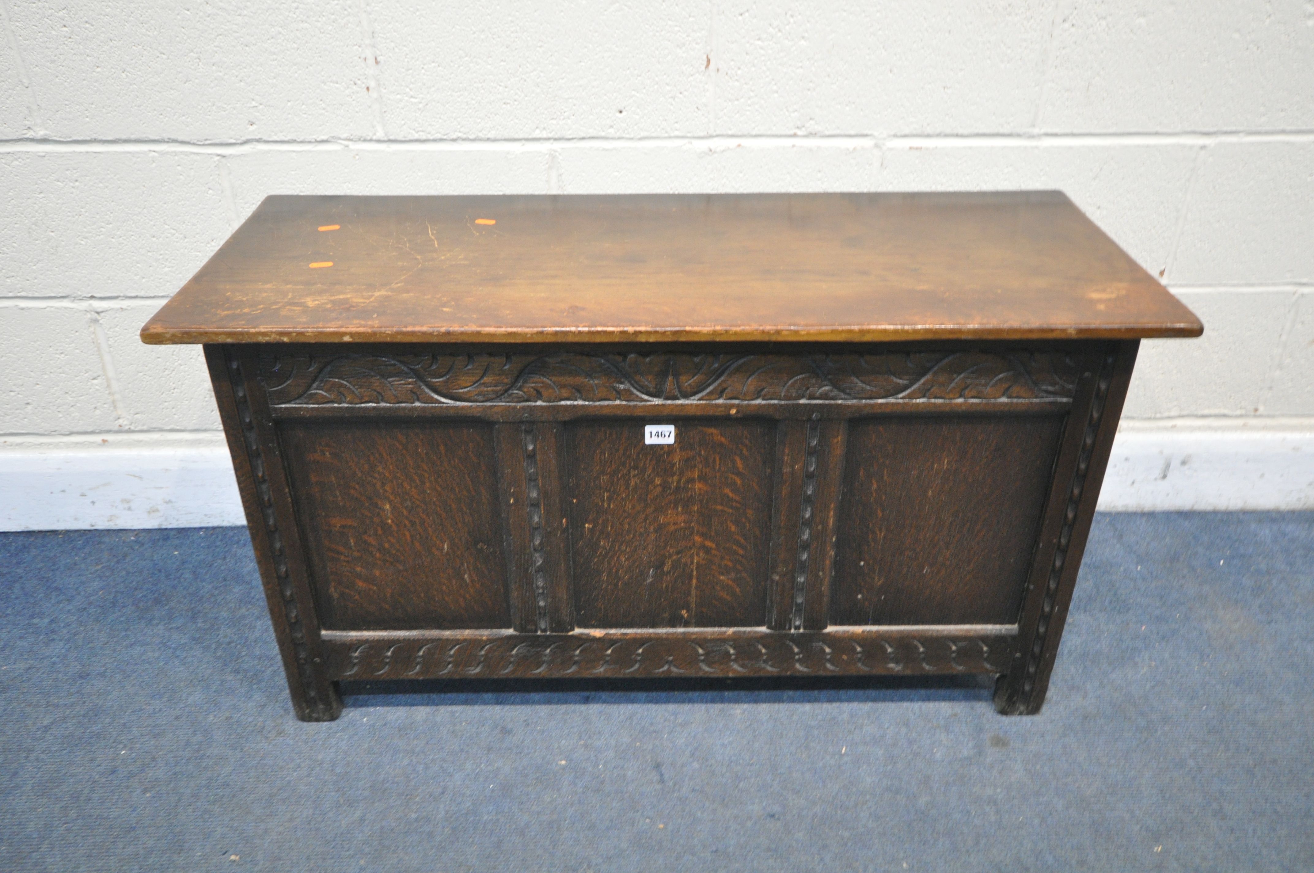 AN OAK PANELLED BLANKET CHEST, width 107cm x depth 43cm x height 57cm (condition:-bottom board