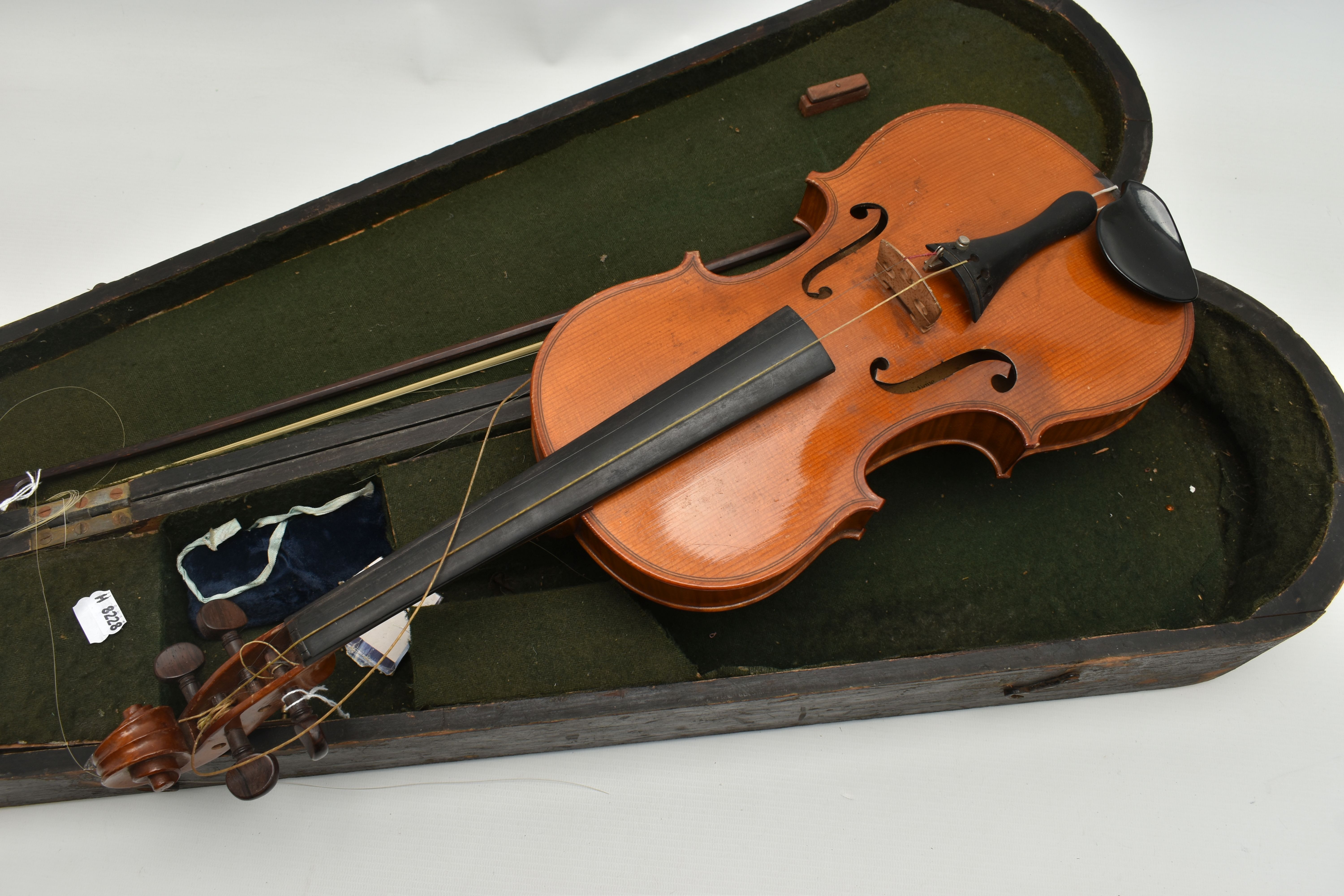 AN EARLY 20TH CENTURY VIOLIN BY JEAN-BAPTISTE COLIN WITH TWO PIECE BACK, bears paper label to the - Image 2 of 12