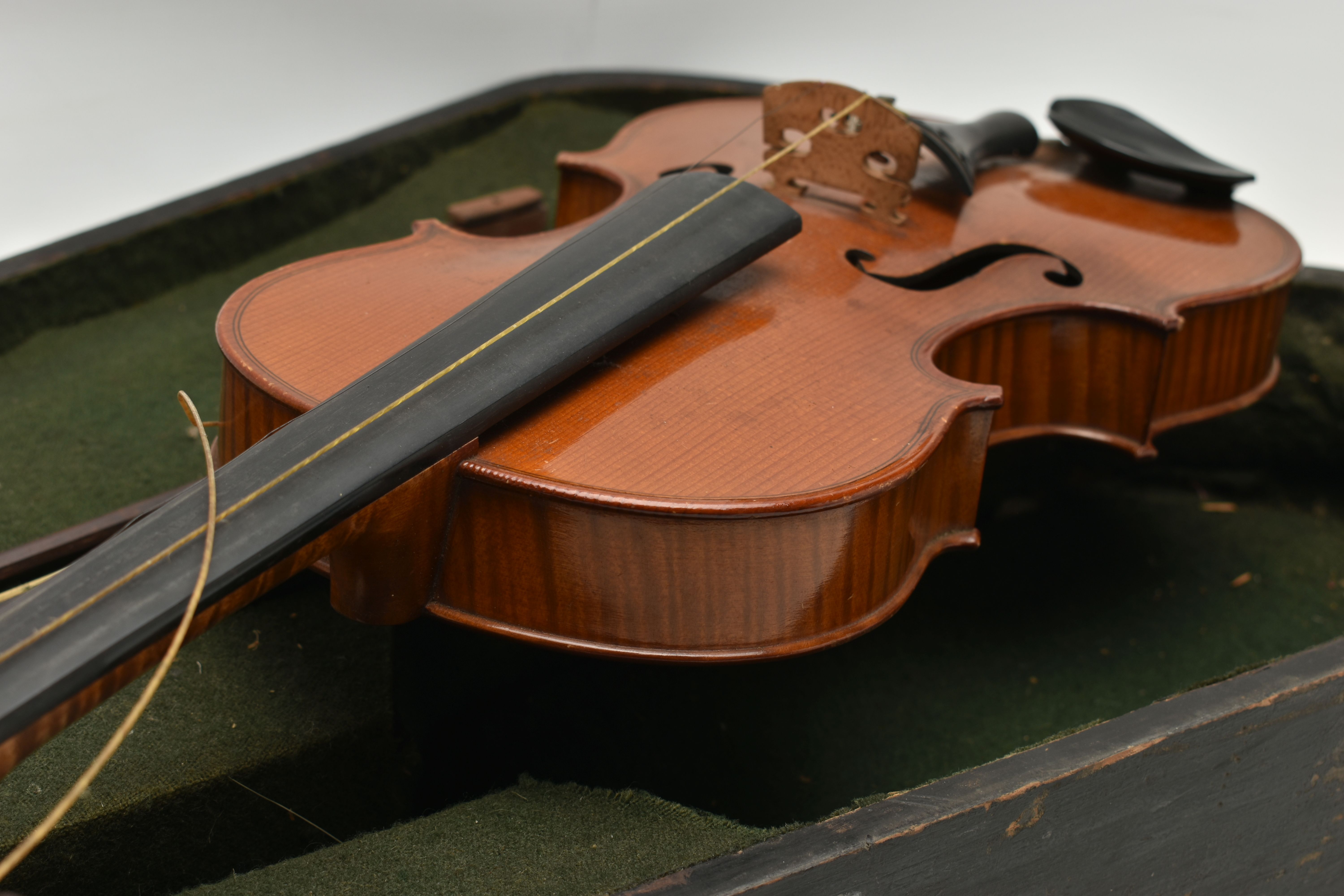 AN EARLY 20TH CENTURY VIOLIN BY JEAN-BAPTISTE COLIN WITH TWO PIECE BACK, bears paper label to the - Image 4 of 12