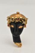 AN 18CT GOLD BLACKAMOOR STYLE BROOCH, depicting a front profile of a lady, set with three small