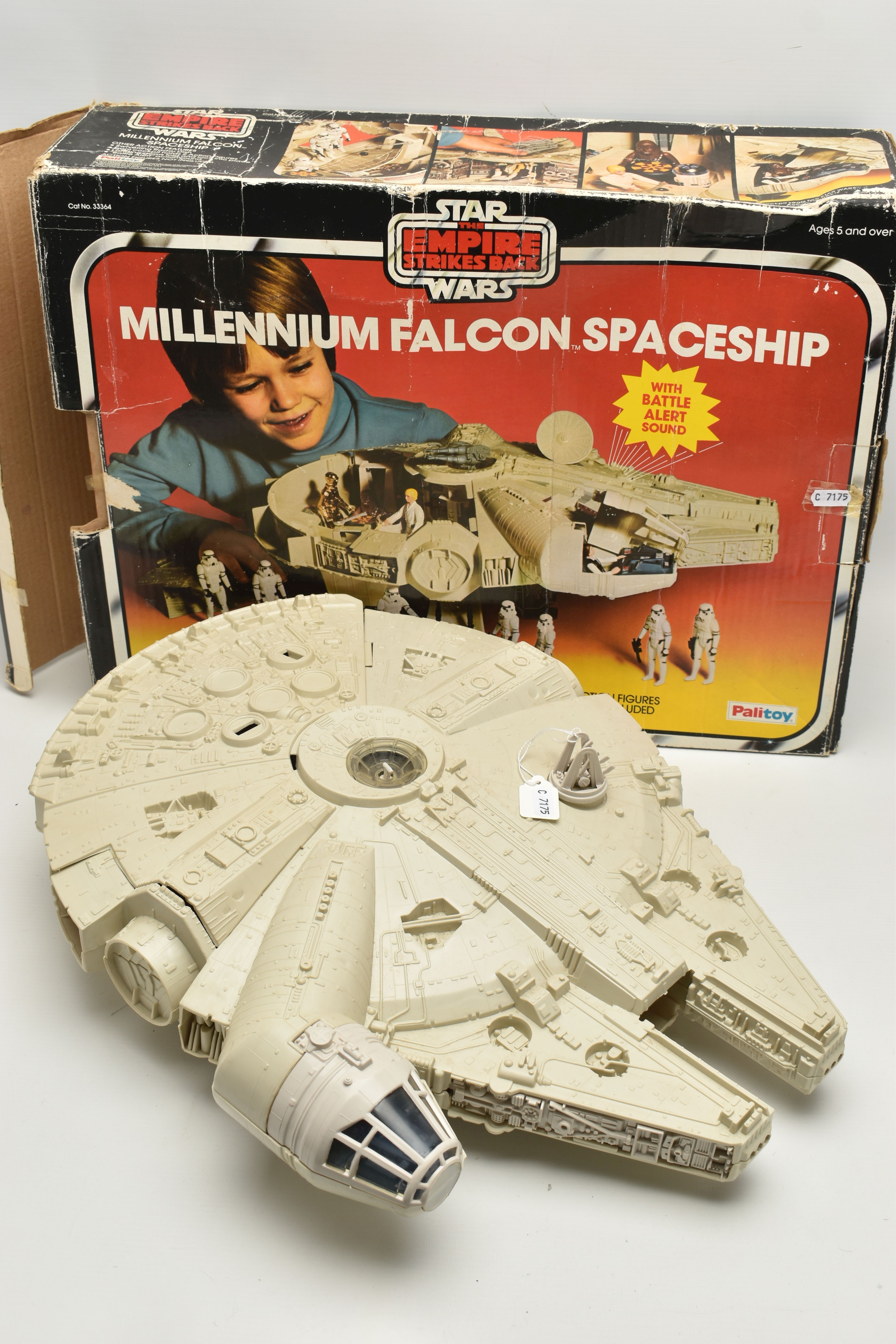 A BOXED VINTAGE PALITOY STAR WARS 'THE EMPIRE STRIKES BACK' MILLENNIUM FALCON SPACESHIP, lacks