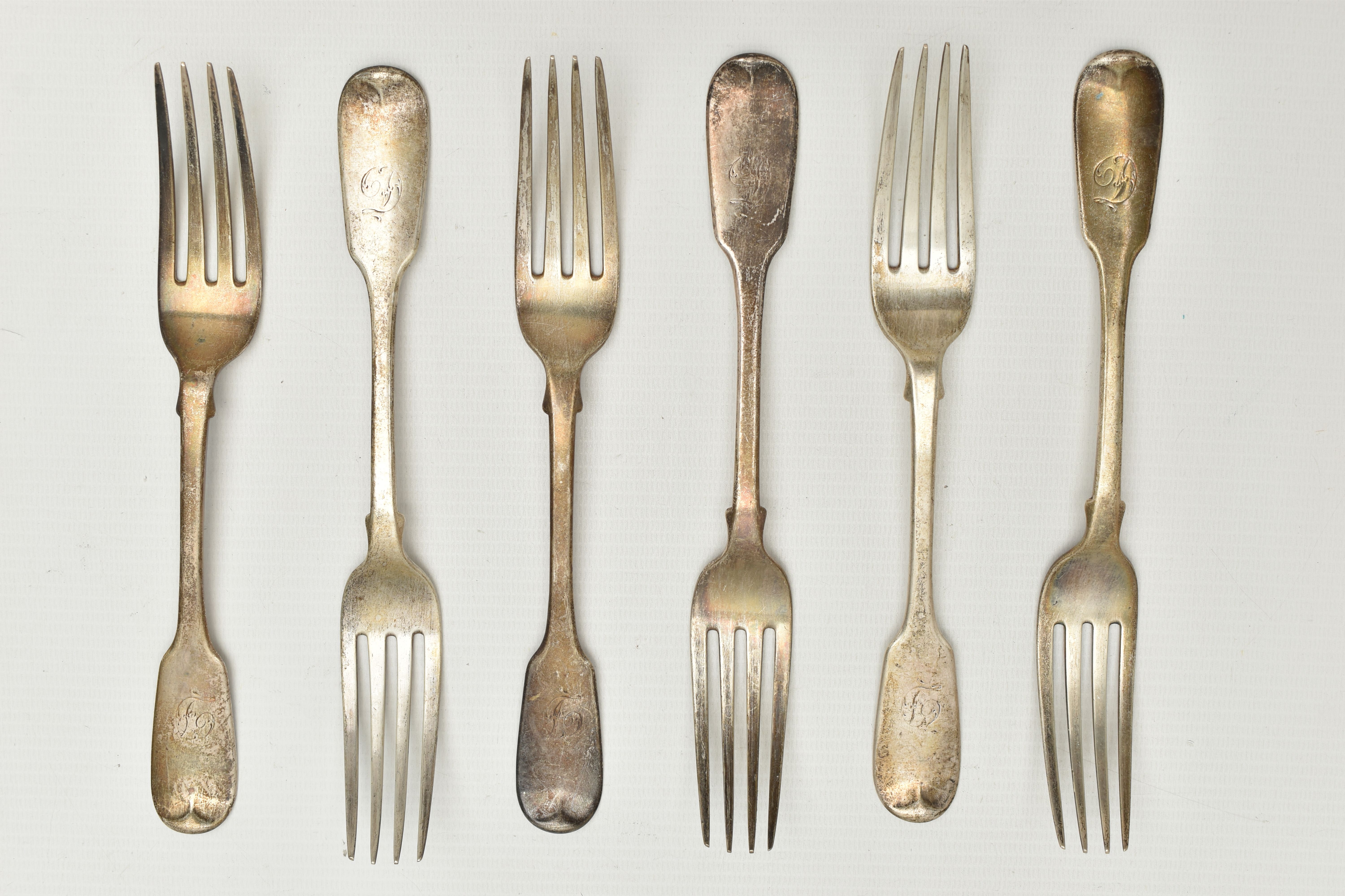 FOUR SILVER TABLESPOONS AND FOUR SILVER FORKS, fiddle pattern, with engraved initial 'D' to each