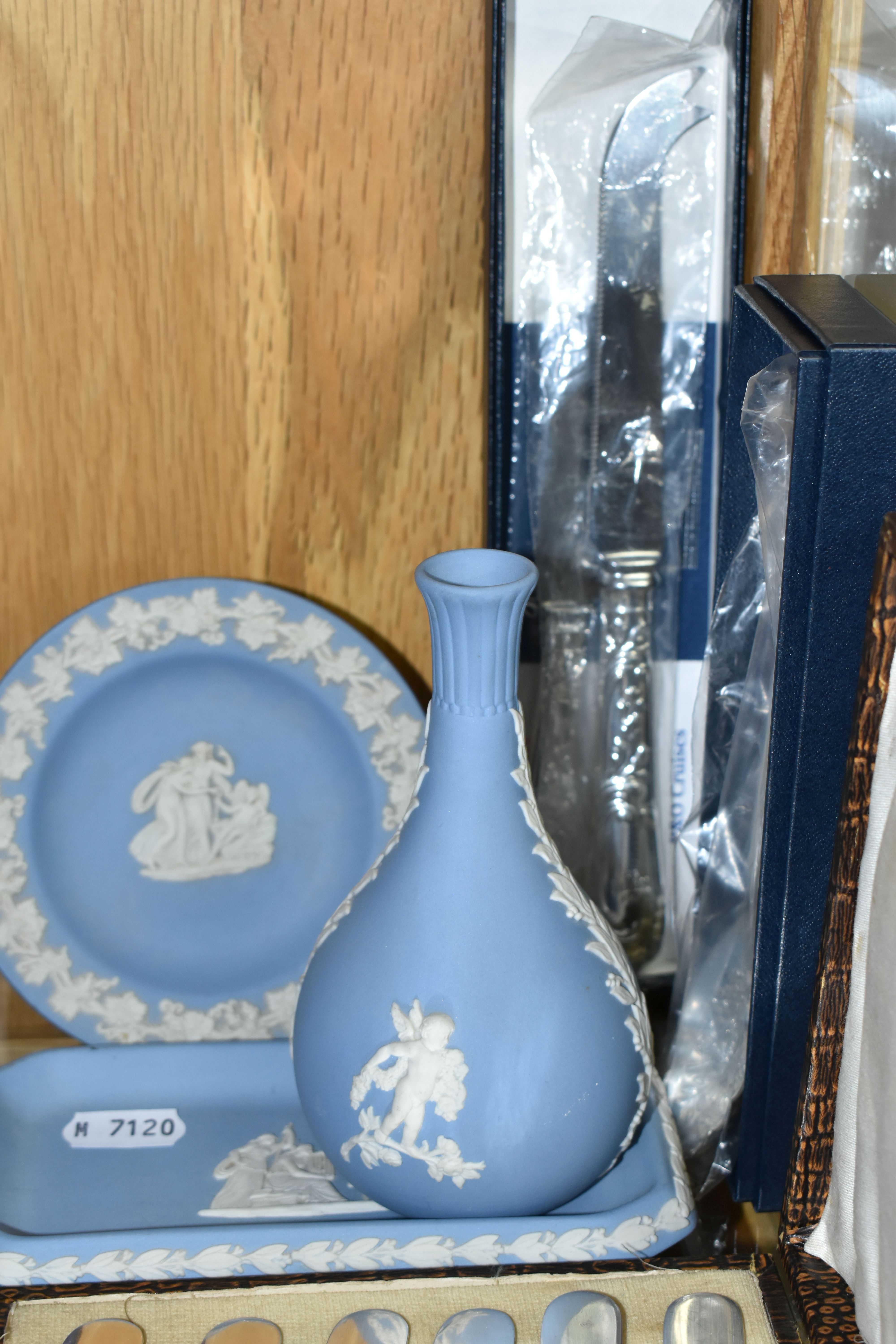 EIGHT PIECES OF WEDGWOOD PALE BLUE JASPERWARE GIFTWARE, SILVER AND PLATE, ETC, comprising a pair - Image 5 of 9