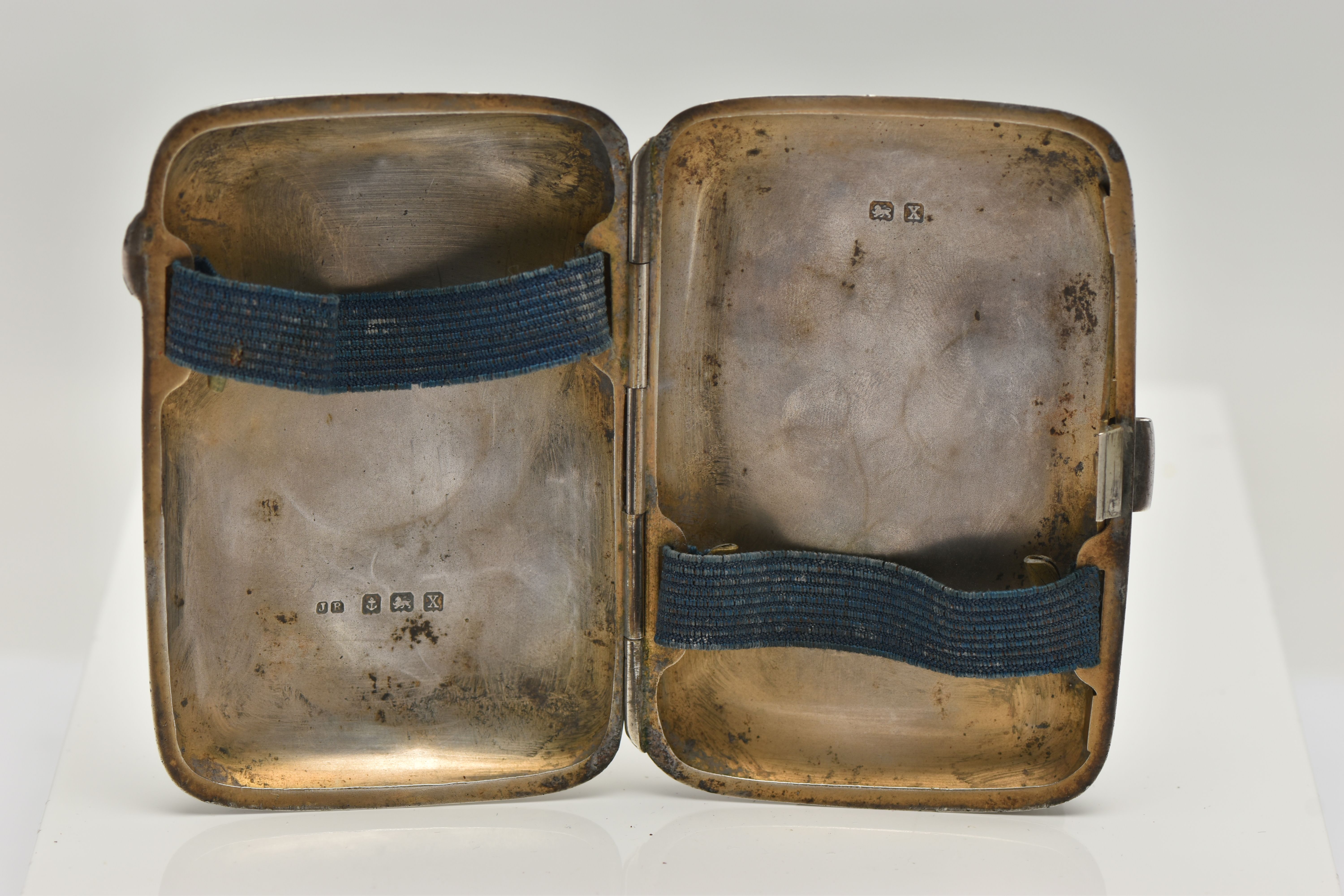 AN EARLY 20TH CENTURY SILVER CIGARETTE CASE, of rectangular outline with central circular vacant - Image 3 of 3