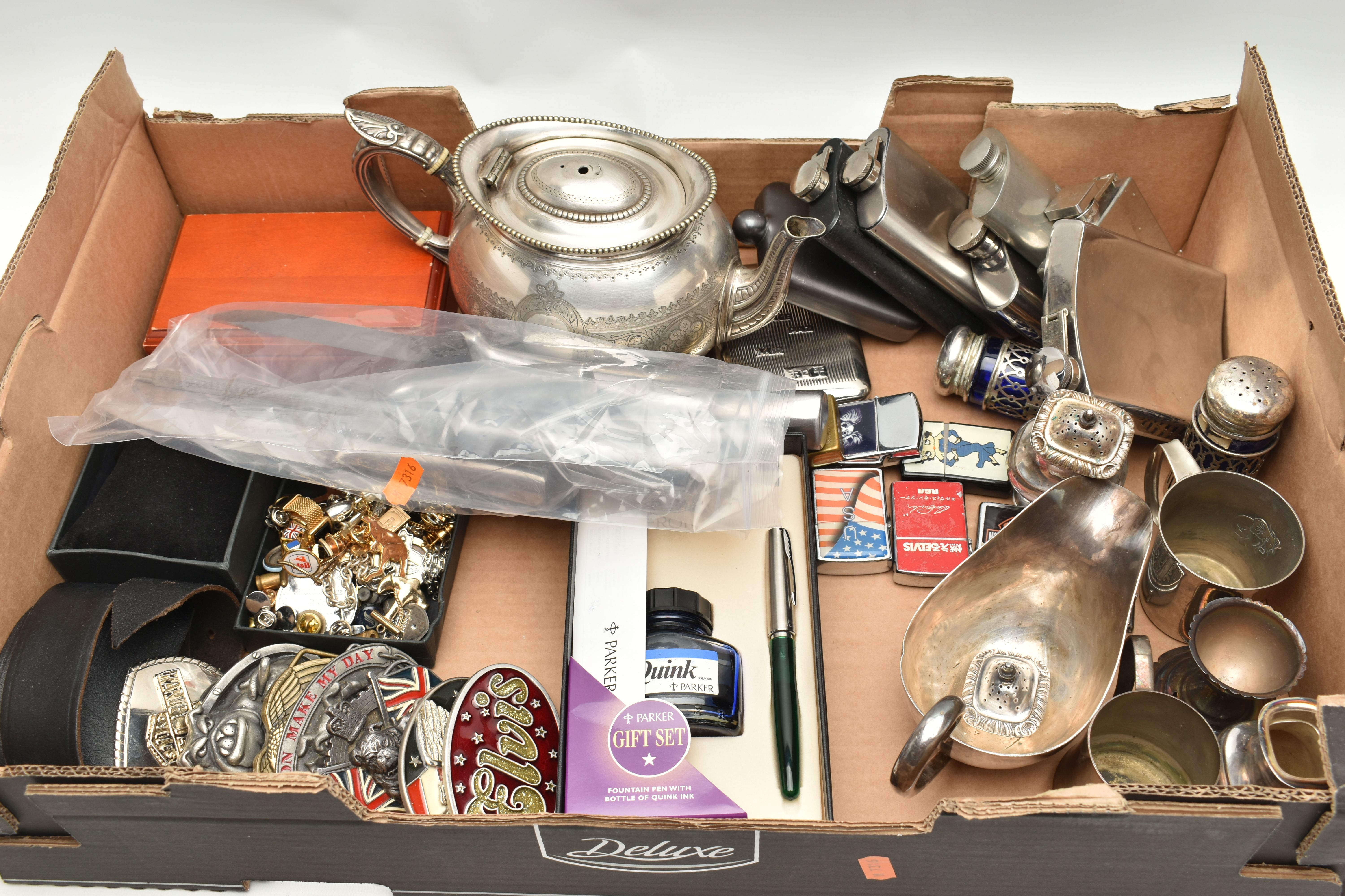 A BOX OF ASSORTED ITEMS, to include a 'Zippo' brass lighter, six additional lighters, a 'Parker' - Image 2 of 5