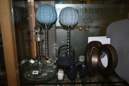A NEAR PAIR OF ART DECO STYLE CHROME AND GLASS TABLE LAMPS AND OTHER ITEMS OF METALWARE, GLASS AND