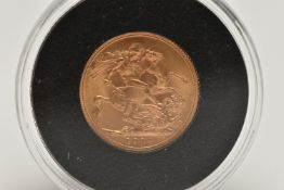 A FULL GOLD SOVEREIGN BULLION COIN GEORGE V 1914, 22ct, .216 fine, 22.5mm diameter, 7.98 grams