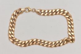 A 9CT GOLD CURB LINK BRACELET, hollow curb link bracelet fitted with a lobster clasp, rubbed 9ct