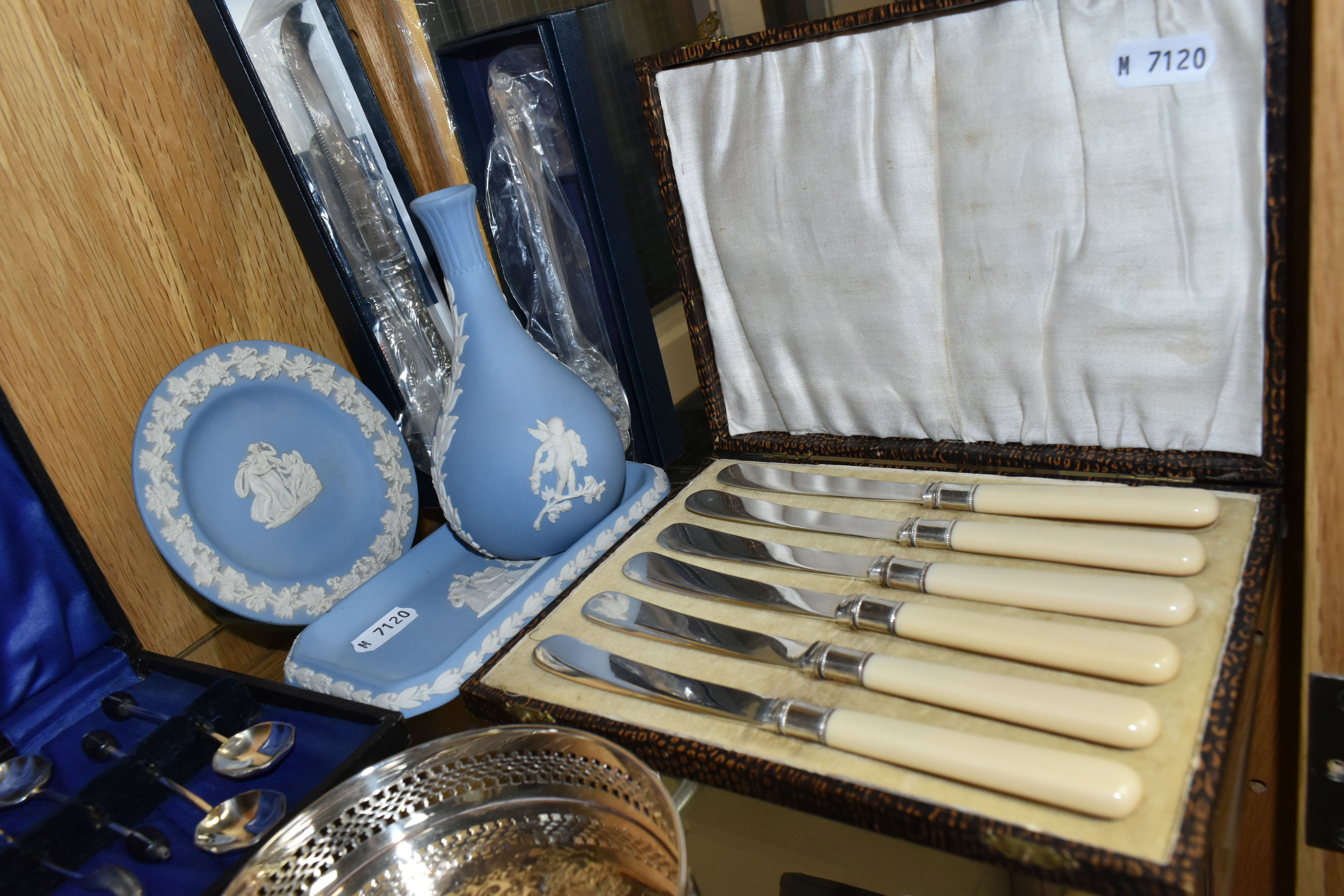 EIGHT PIECES OF WEDGWOOD PALE BLUE JASPERWARE GIFTWARE, SILVER AND PLATE, ETC, comprising a pair - Image 2 of 9