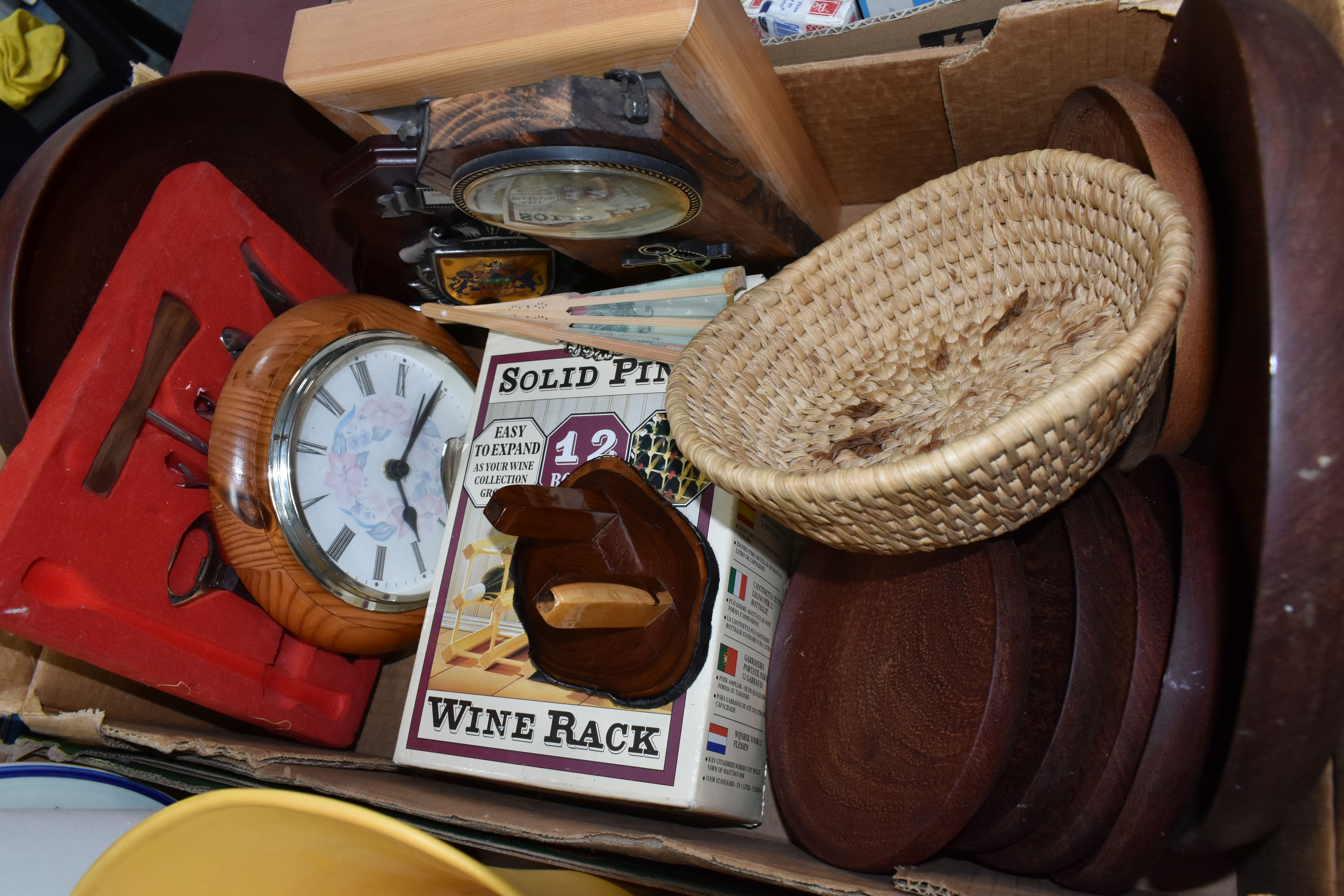 THREE BOXES AND LOOSE CERAMICS, GLASS AND SUNDRY ITEMS, to include a boxed Waterford Crystal ' - Image 6 of 7