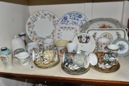 A COLLECTION OF CERAMICS, to include a Shelley cream jug pattern no 2328 (tiny chip to lip), a