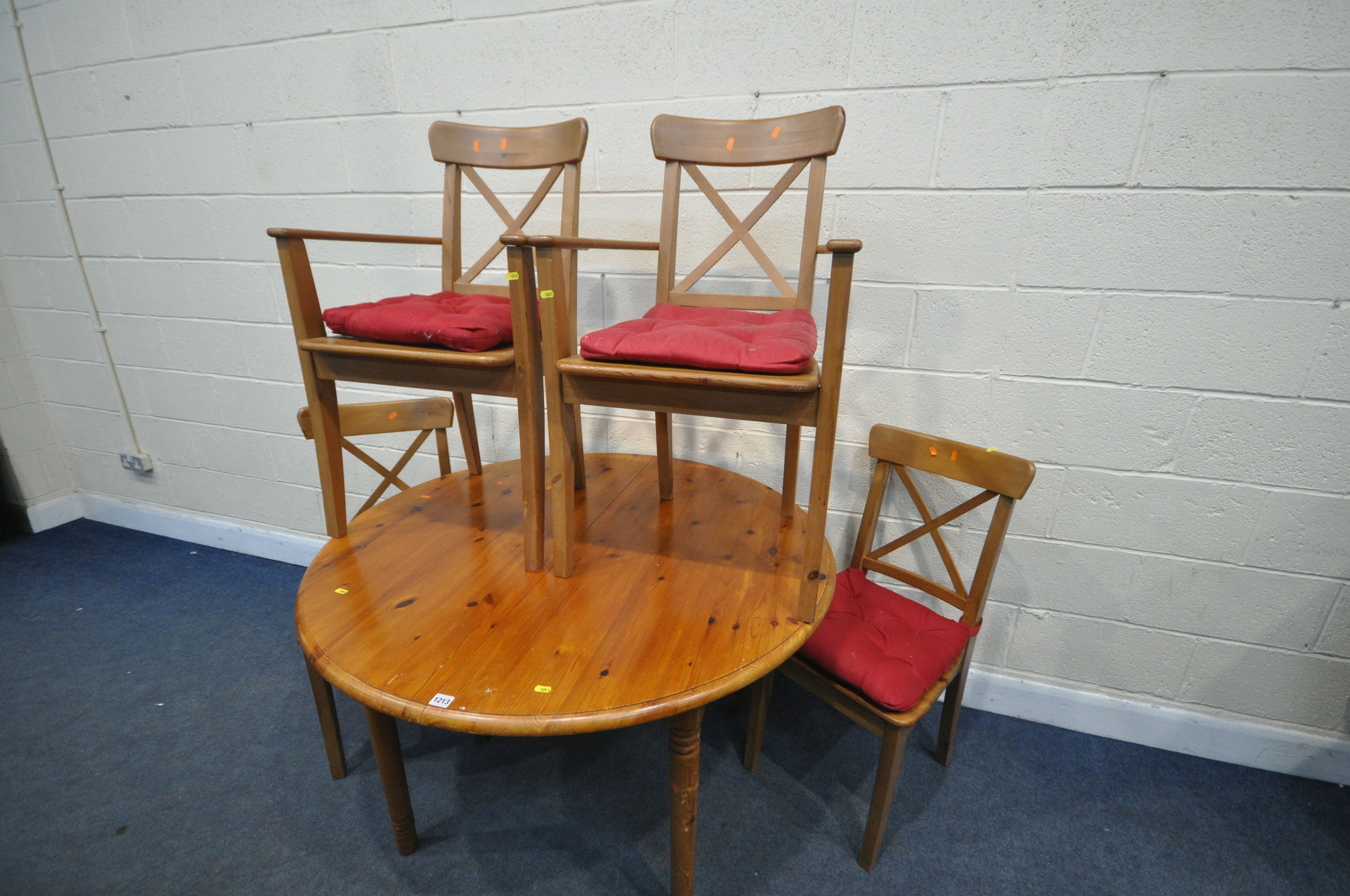 A MODERN PINE CIRCULAR EXTENDING KITCHEN TABLE, diameter 118cm x height 75cm, four chairs to include - Image 3 of 3