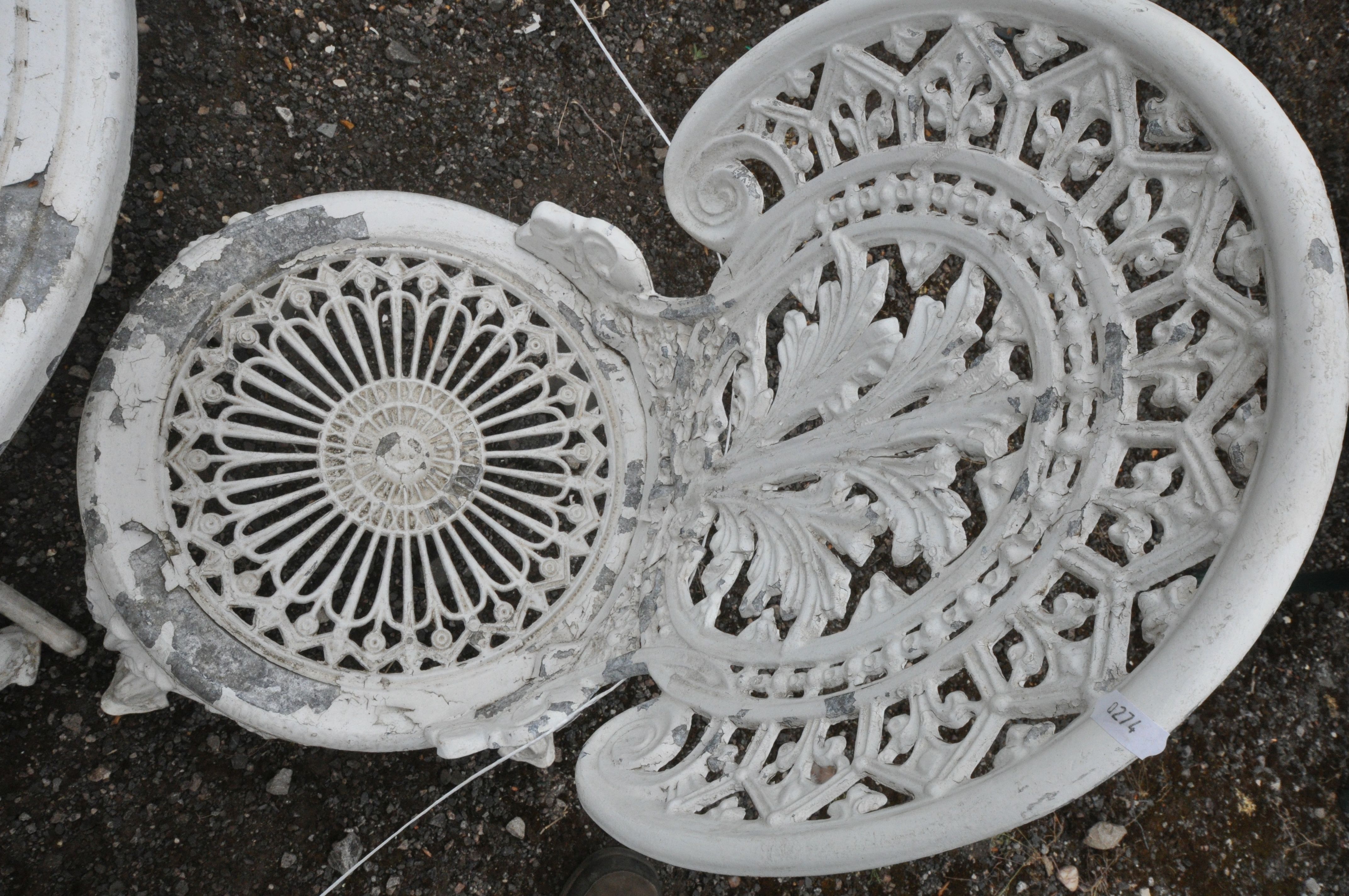 A WHITE PAINTED CAST ALUMINIUM CIRCULAR GARDEN TABLE, diameter 69cm x height 66cm, along with four - Image 3 of 4