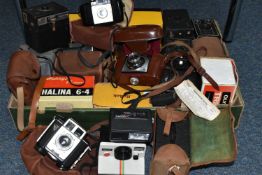 ONE BOX OF VINTAGE CAMERAS, eighteen cameras to include a Kodak Brownie Cresta 3, a Rajar No.6