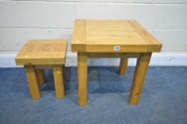 A SOLID LIGHT OAK SET OF TWO SQUARE TABLES, largest table 50cm cubed, and a dressing mirror (