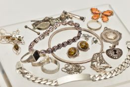 A BAG OF ASSORTED SILVER AND WHITE METAL JEWELLERY, to include a silver onyx signet ring, hallmarked
