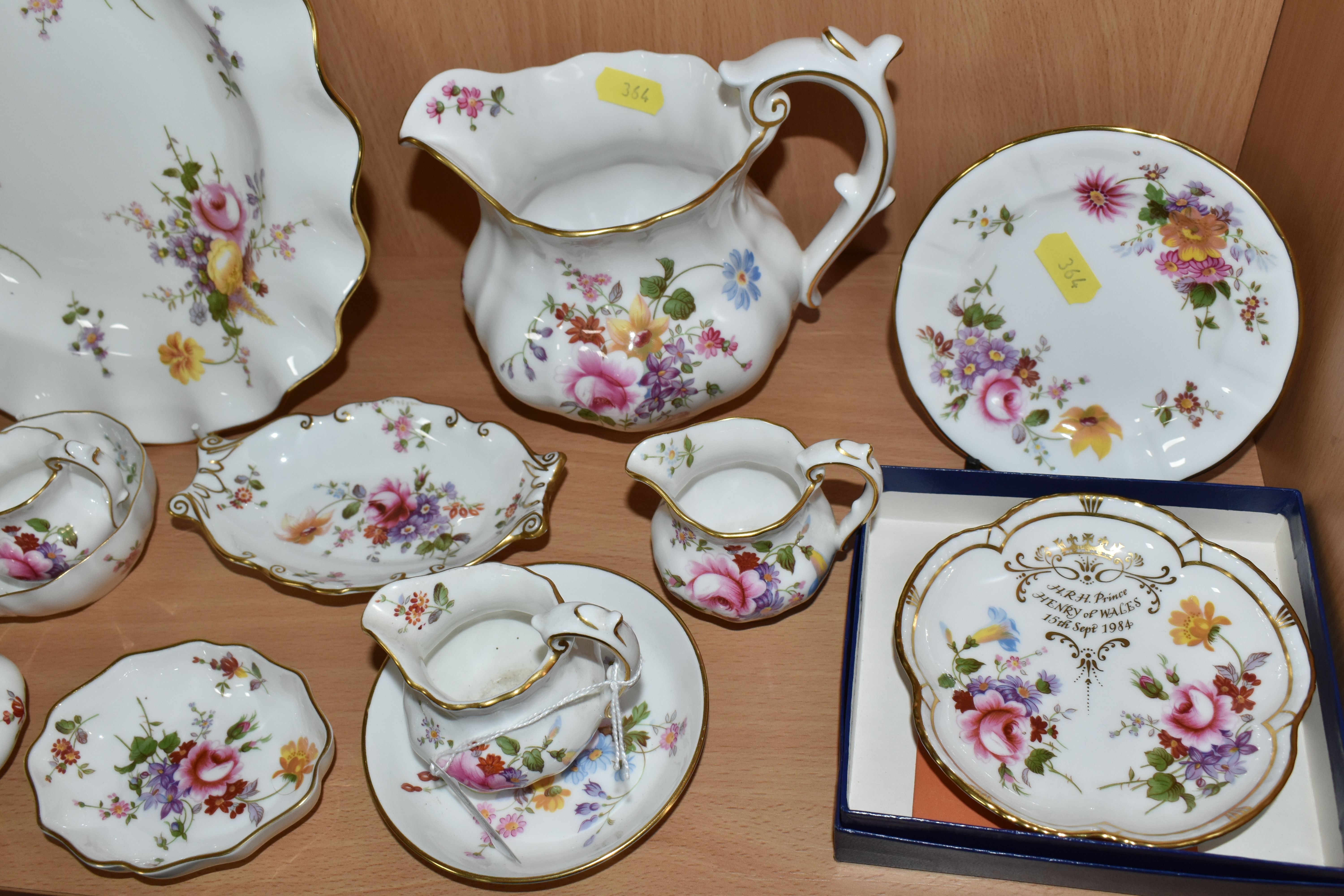 A GROUP OF ROYAL CROWN DERBY 'DERBY POSIES' PATTERN GIFTWARE, comprising three boxed pin dishes - Image 7 of 8