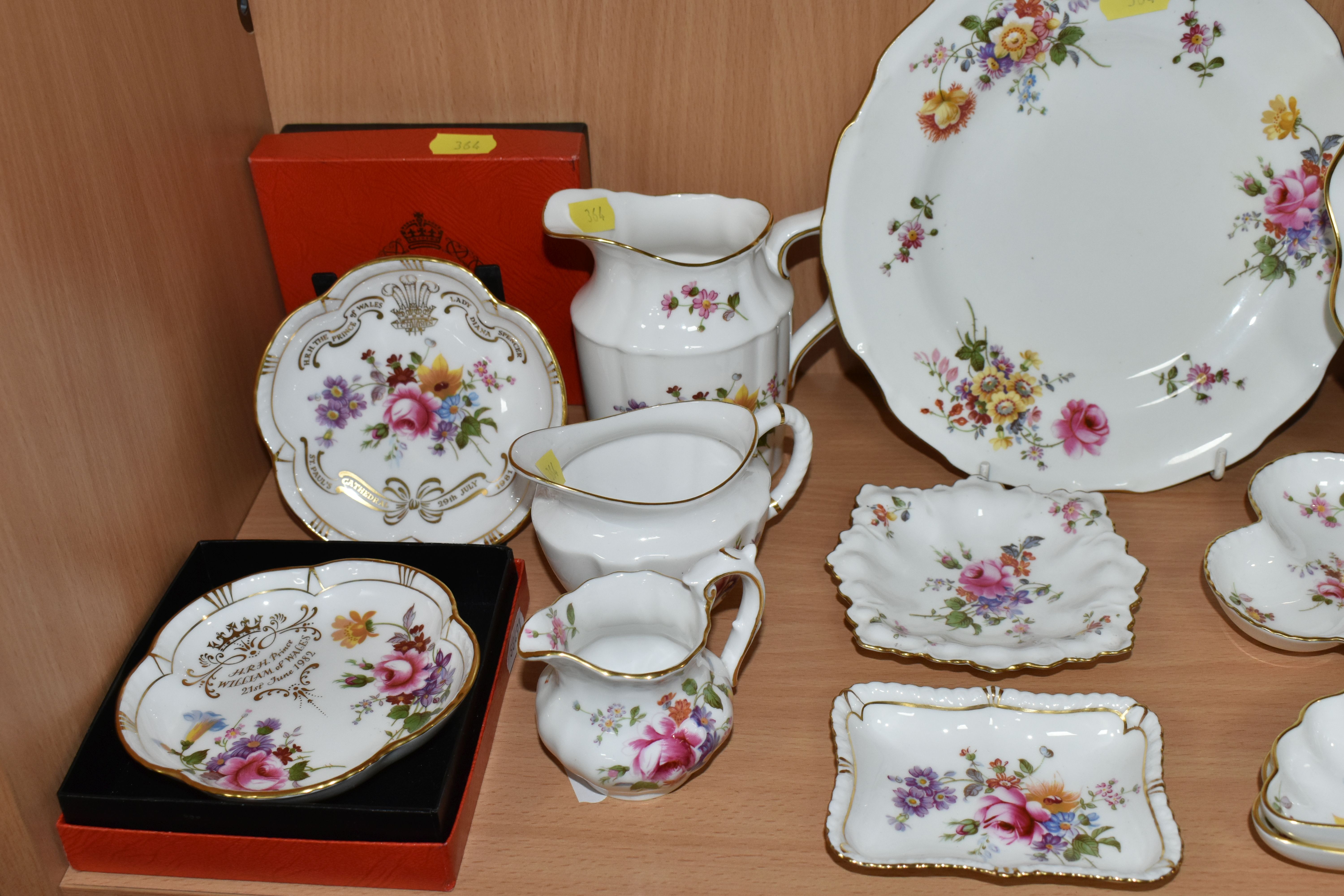 A GROUP OF ROYAL CROWN DERBY 'DERBY POSIES' PATTERN GIFTWARE, comprising three boxed pin dishes - Image 4 of 8