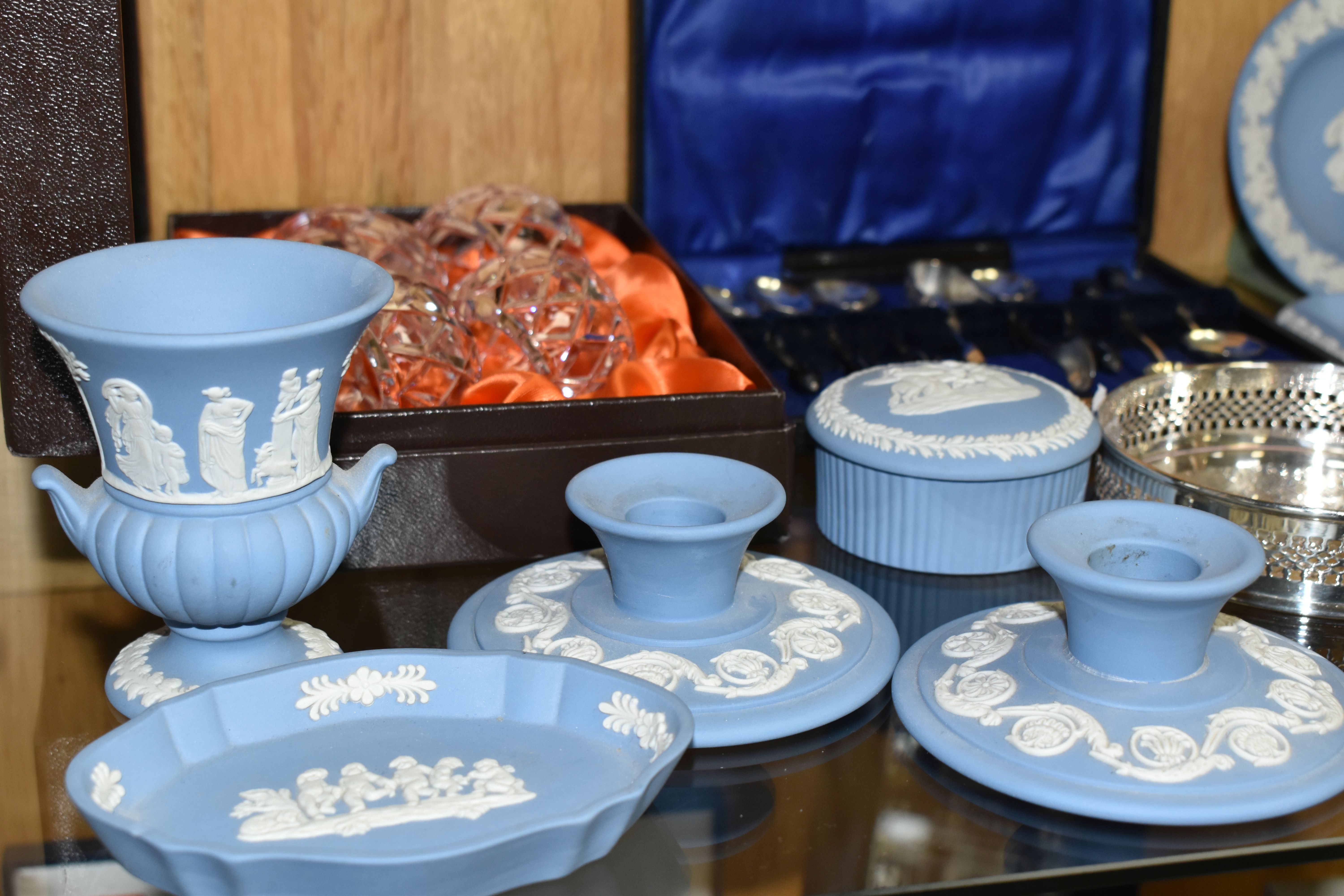 EIGHT PIECES OF WEDGWOOD PALE BLUE JASPERWARE GIFTWARE, SILVER AND PLATE, ETC, comprising a pair - Image 7 of 9