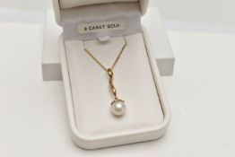 A 9CT GOLD CULTURED PEARL NECKLACE, a single cultured pearl, approximate width 8.5mm, set in a