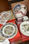 A GROUP OF SPODE BOXED CABINET PLATES AND CERAMICS, comprising a commemorative 200th running of