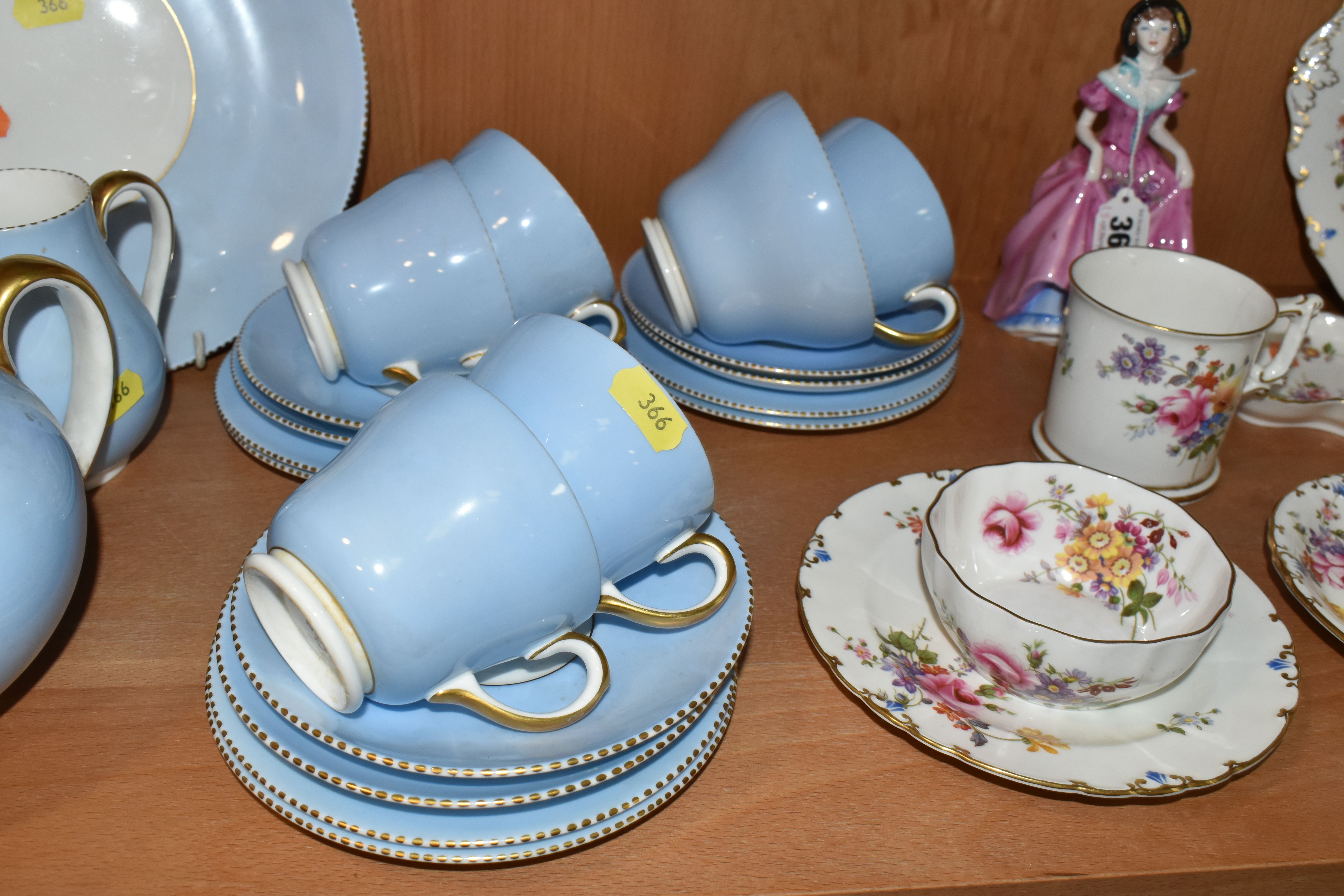 A COALPORT LADY 'PENELOPE', ELEVEN PIECES OF ROYAL CROWN DERBY 'DERBY POSIES' AND A WEDGWOOD BONE - Image 4 of 7