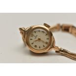 A LADYS 9CT GOLD, 'TUDOR' WRISTWATCH, manual wind, round textured cream dial signed 'Tudor',