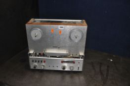 A VINTAGE REEL TO REEL PLAYER no makers name or model number visible (no power cable so untested)