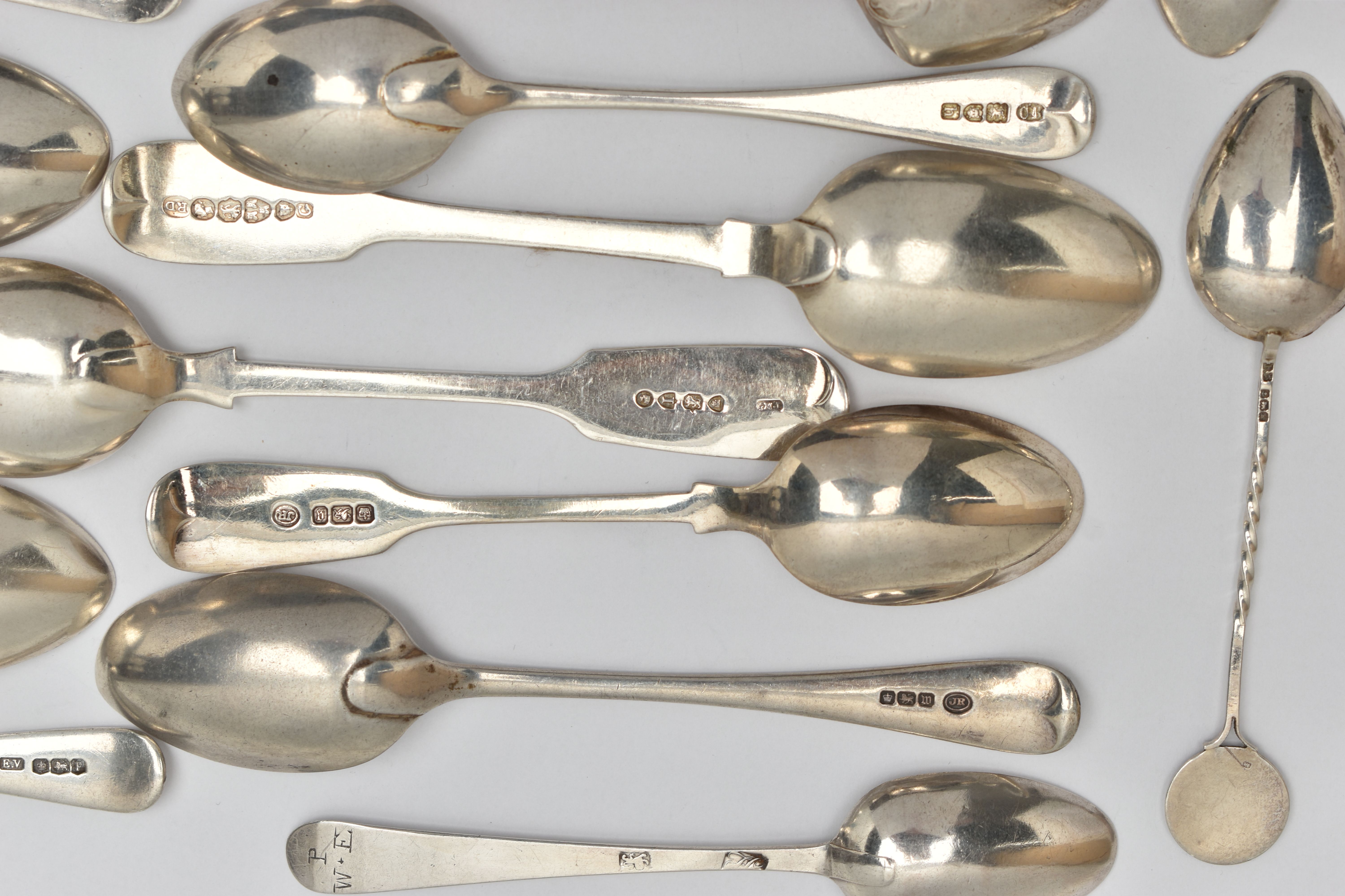 A BAG OF ASSORTED 18TH, 19TH AND 20TH CENTURY SILVER TEASPOONS AND A BUTTER KNIFE, various patterns, - Image 7 of 10