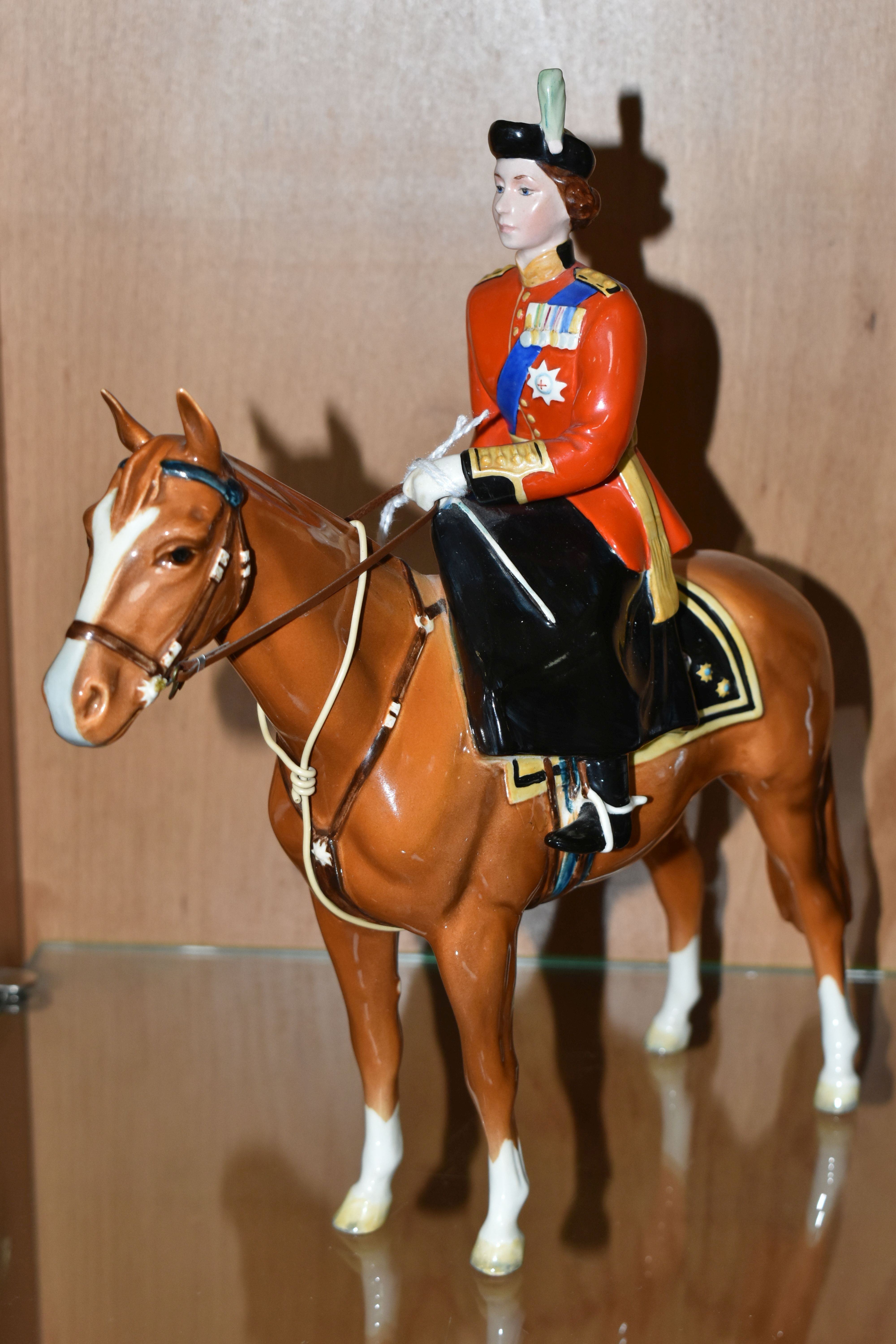 BESWICK H.M. QUEEN ELIZABETH II ON IMPERIAL, Trooping the Colour 1957, No 1546 (1) (Condition - Image 2 of 3