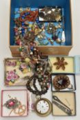 A BOX OF ASSORTED ITEMS, to include an AF yellow metal bar brooch set with an oval cut aquamarine