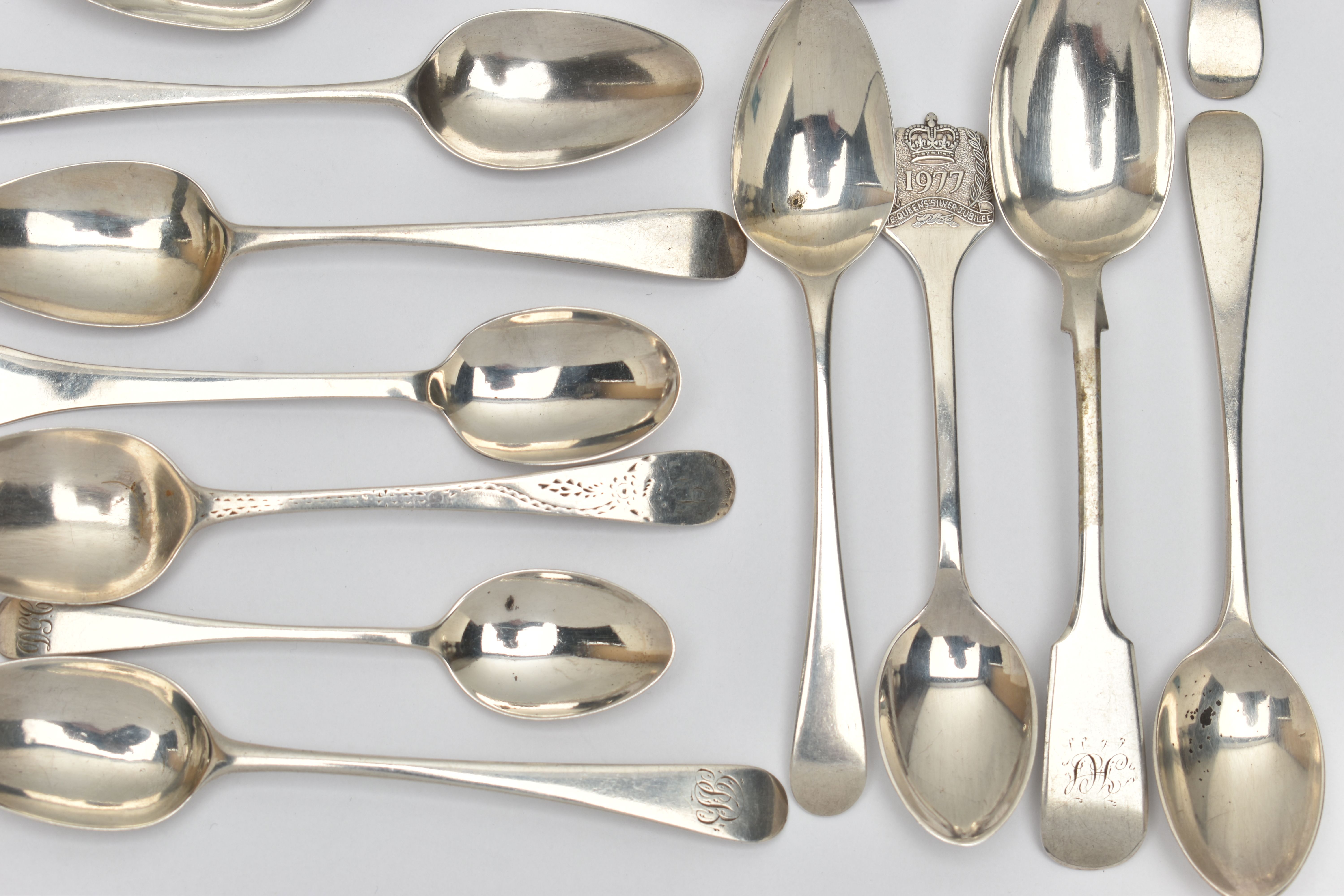 A BAG OF ASSORTED 18TH, 19TH AND 20TH CENTURY SILVER TEASPOONS AND A BUTTER KNIFE, various patterns, - Image 4 of 10