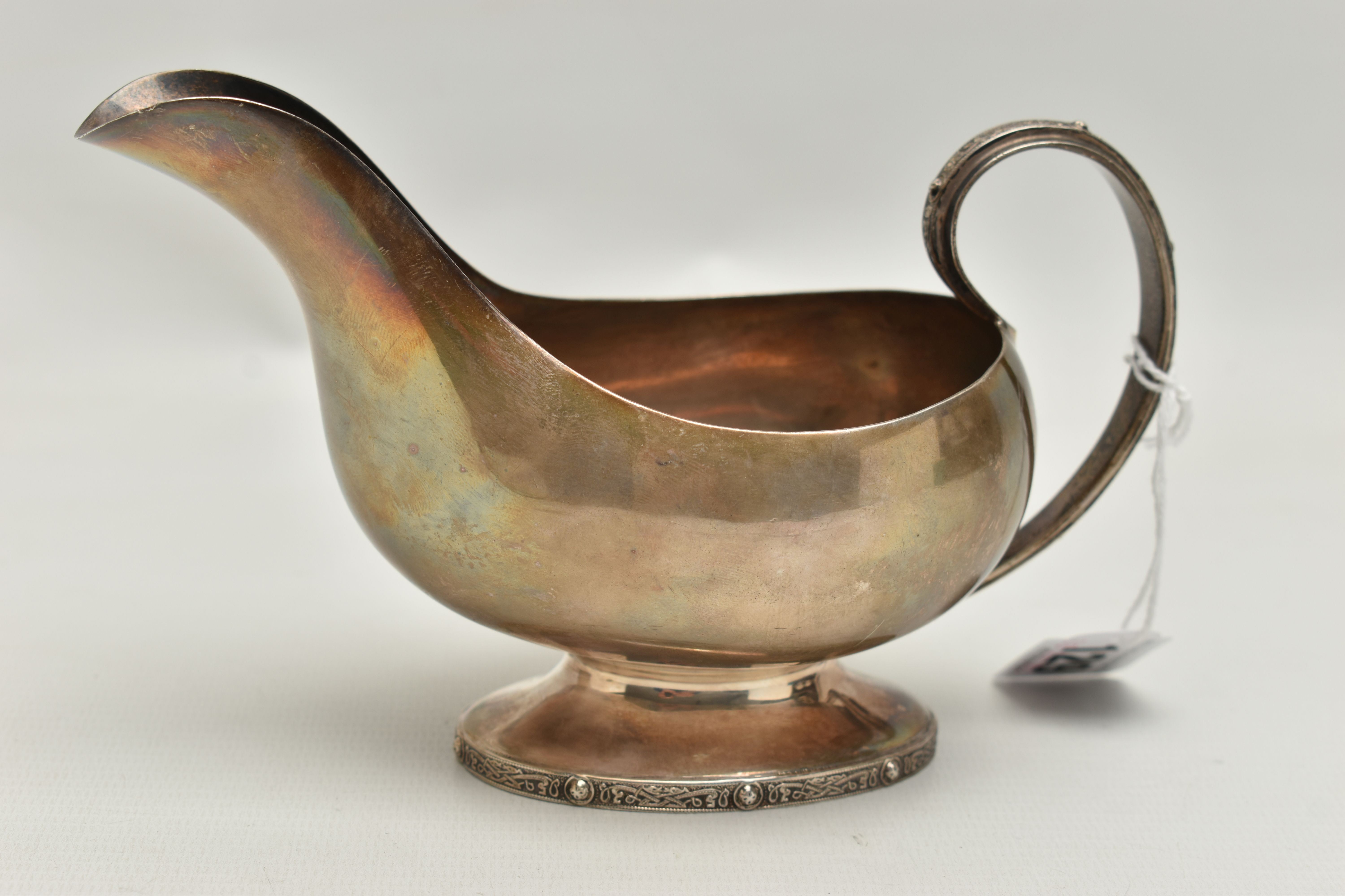 A MID 20TH CENTURY SILVER GRAVY BOAT, polished design with a Scandinavian design to rim of the - Image 3 of 7