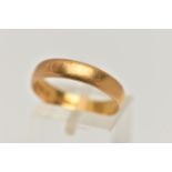 A 22CT GOLD BAND RING, approximate width 4mm, hallmarked 22ct Birmingham 1931, ring size P leading