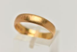 A 22CT GOLD BAND RING, approximate width 4mm, hallmarked 22ct Birmingham 1931, ring size P leading