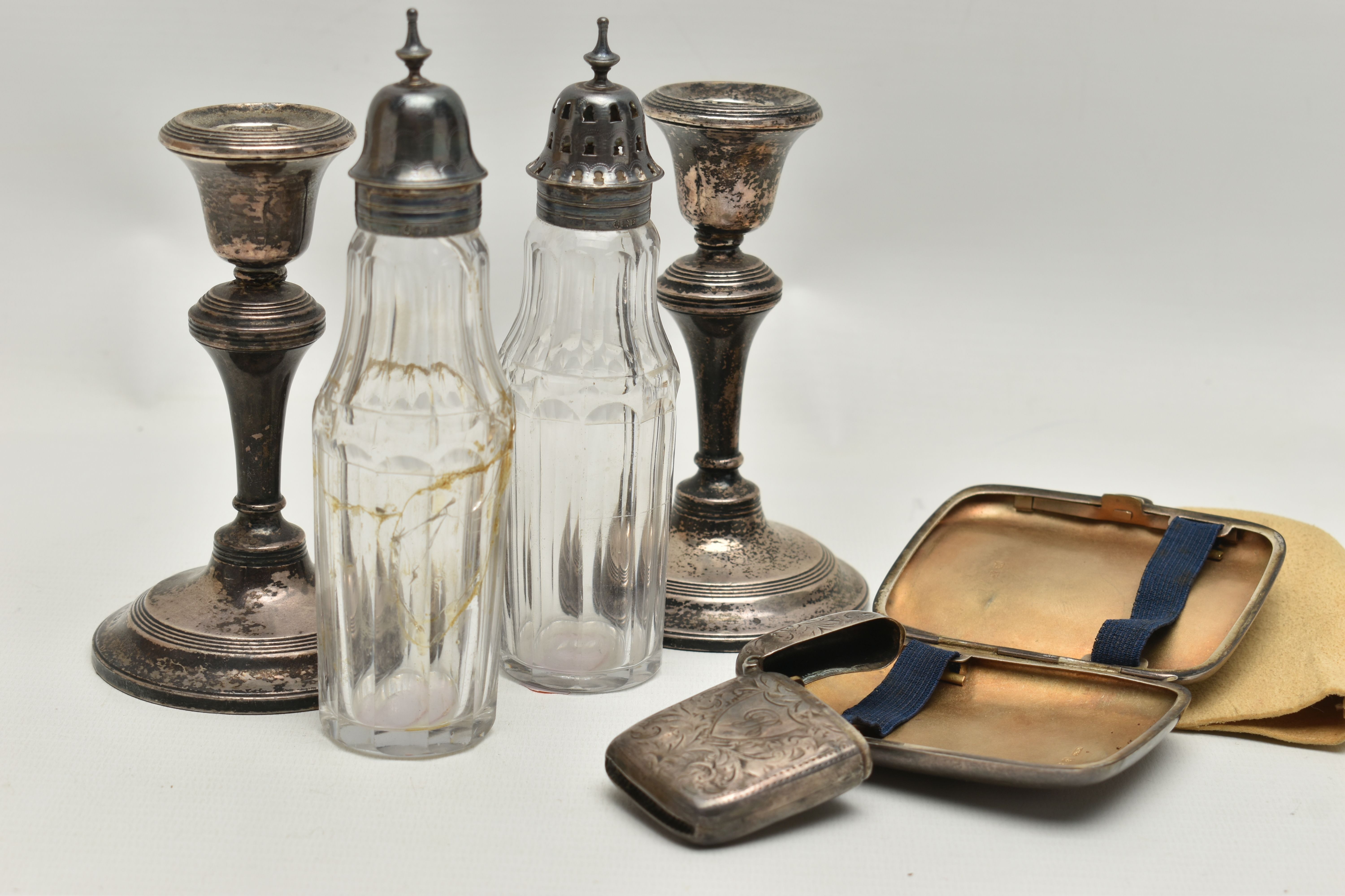 AN ASSORTMENT OF SILVER ITEMS, to include a silver cigarette case, hallmarked 'Hobson, James & - Image 3 of 4