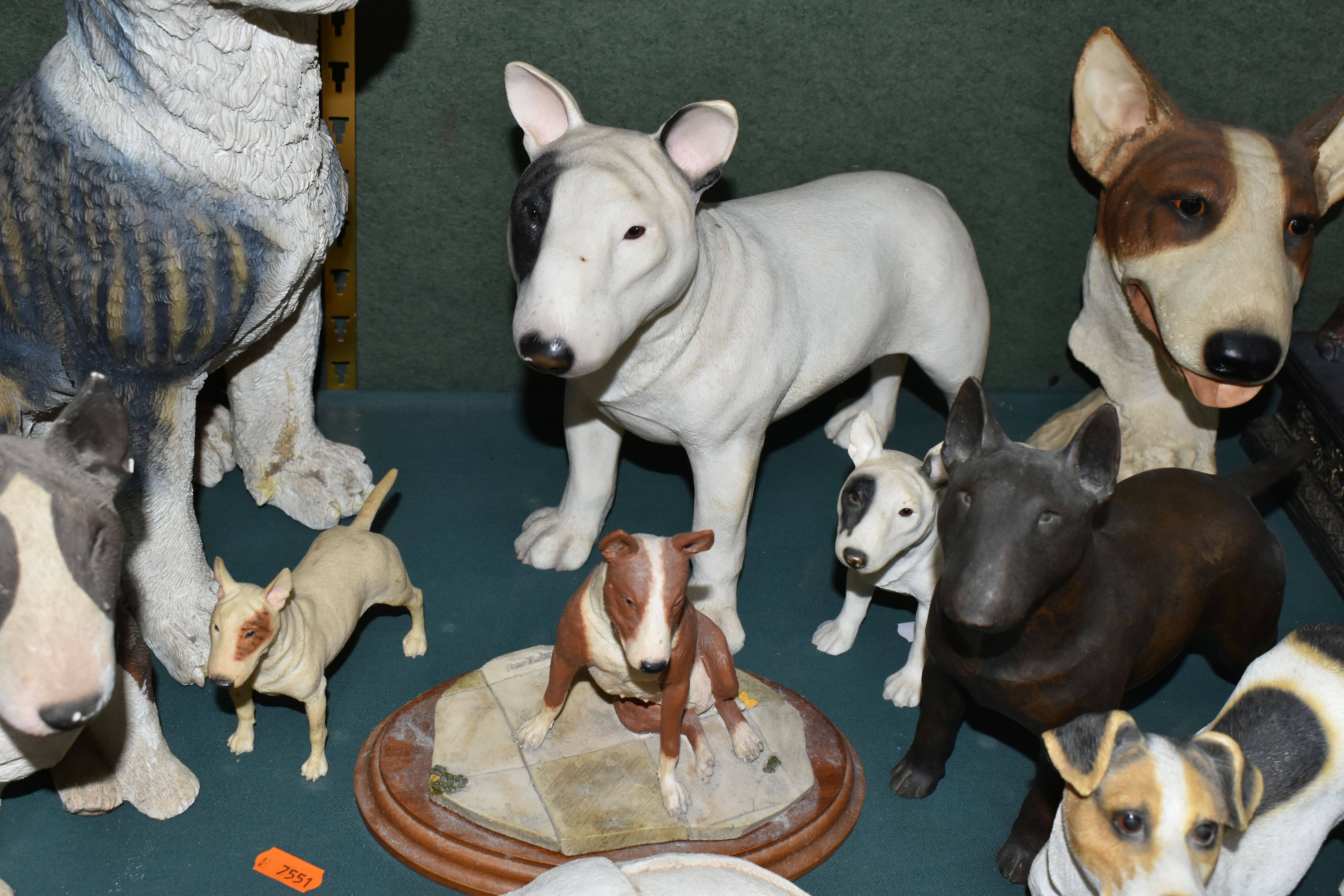 A GROUP OF DOG ORNAMENTS, fourteen pieces to include Robert Harrop Doggie People 'Bull Terrier - Image 7 of 8