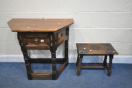 A REPRODUCTION ELM AND BEECH CANTED SIDE TABLE, with a single drawer, on turned supports, united
