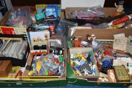 A QUANTITY OF ASSORTED VINTAGE TOYS GAMES AND COLLECTIBLES ETC., to include a collection of assorted